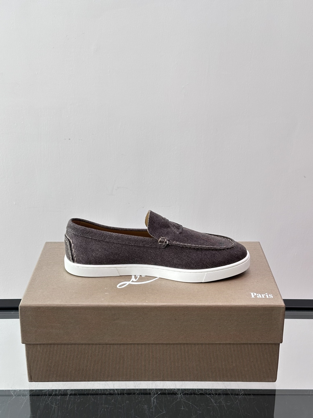 CL 休闲鞋一脚蹬 男士老钱风休闲鞋Christian Louboutin 休闲鞋👟！这双老钱风一脚蹬 