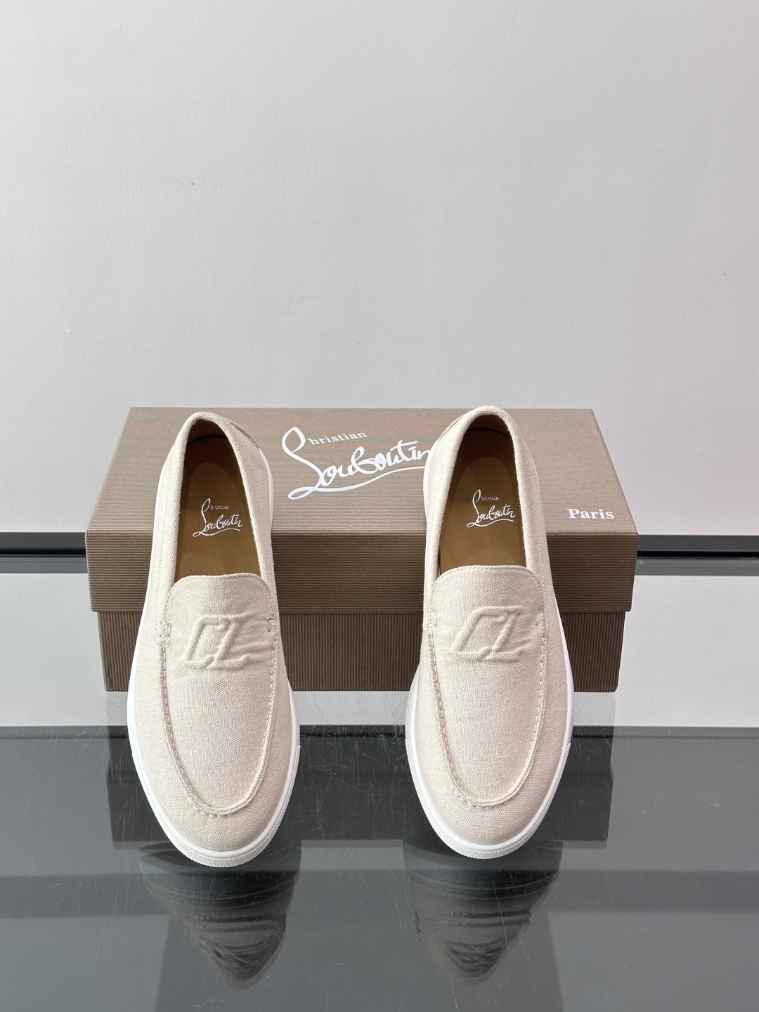 CL 休闲鞋一脚蹬 男士老钱风休闲鞋Christian Louboutin 休闲鞋👟！这双老钱风一脚蹬 