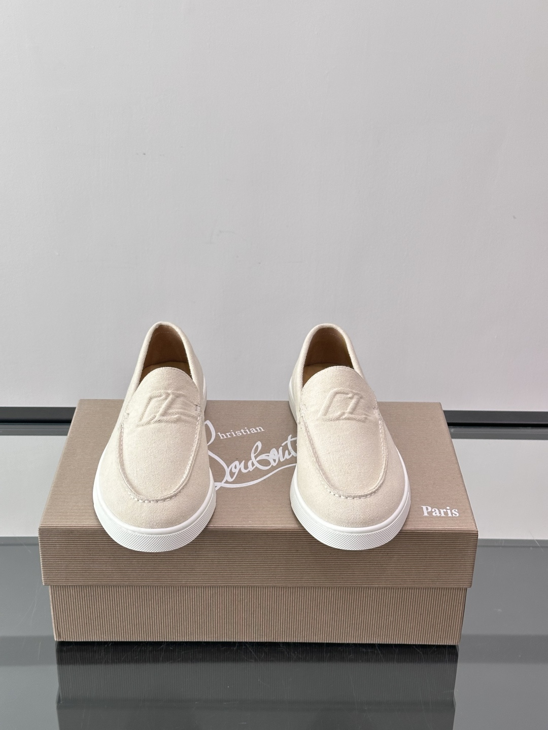 CL 休闲鞋一脚蹬 男士老钱风休闲鞋Christian Louboutin 休闲鞋👟！这双老钱风一脚蹬 