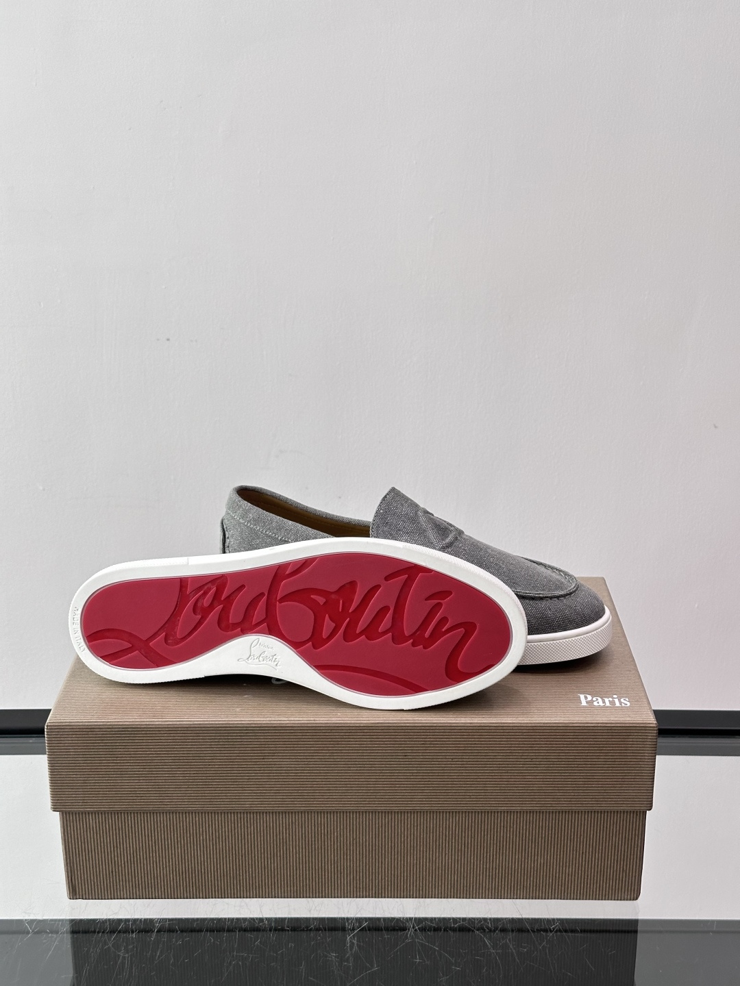 CL 休闲鞋一脚蹬 男士老钱风休闲鞋Christian Louboutin 休闲鞋👟！这双老钱风一脚蹬 