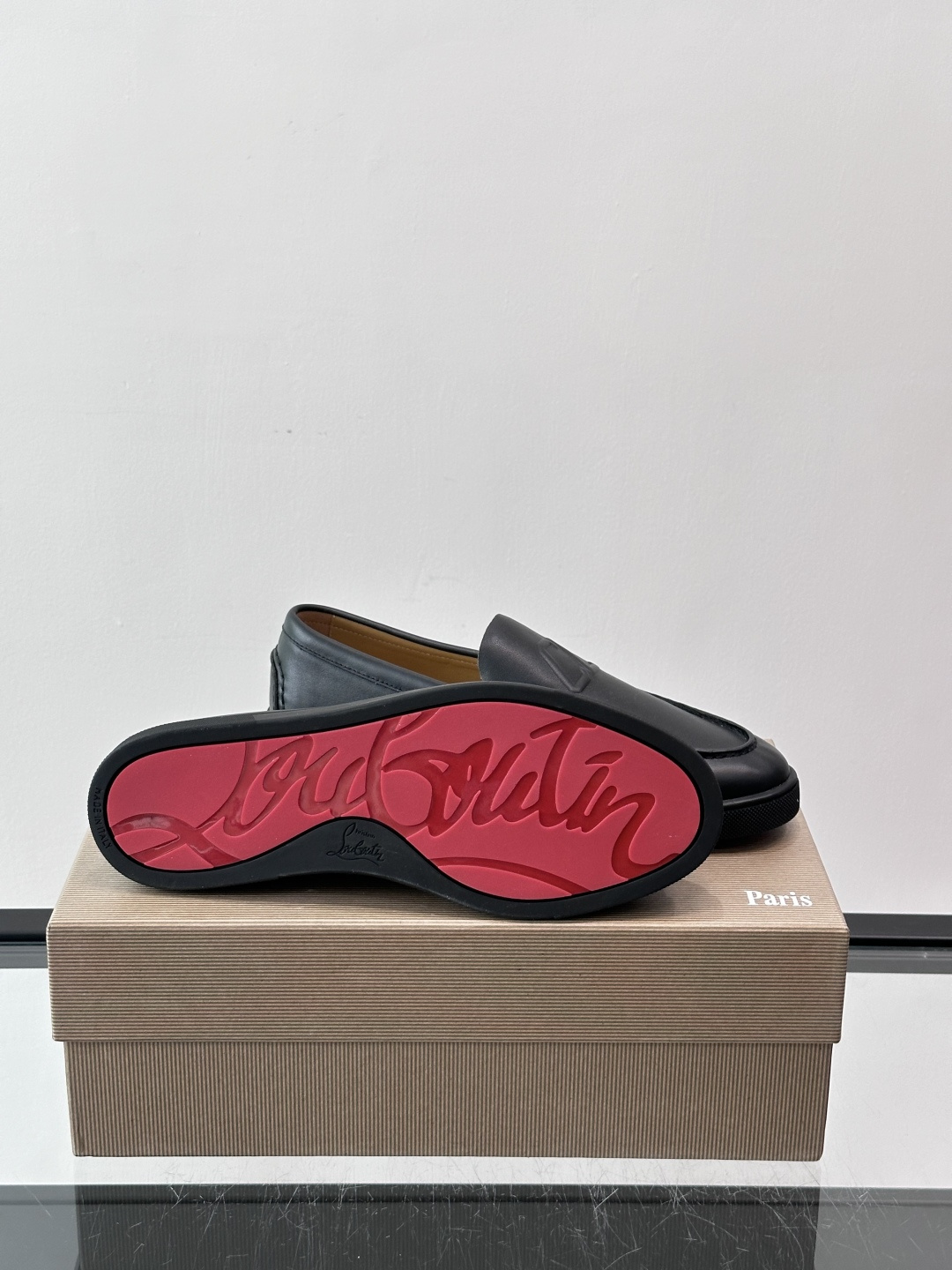 CL 休闲鞋一脚蹬 男士老钱风休闲鞋Christian Louboutin 休闲鞋👟！这双老钱风一脚蹬 