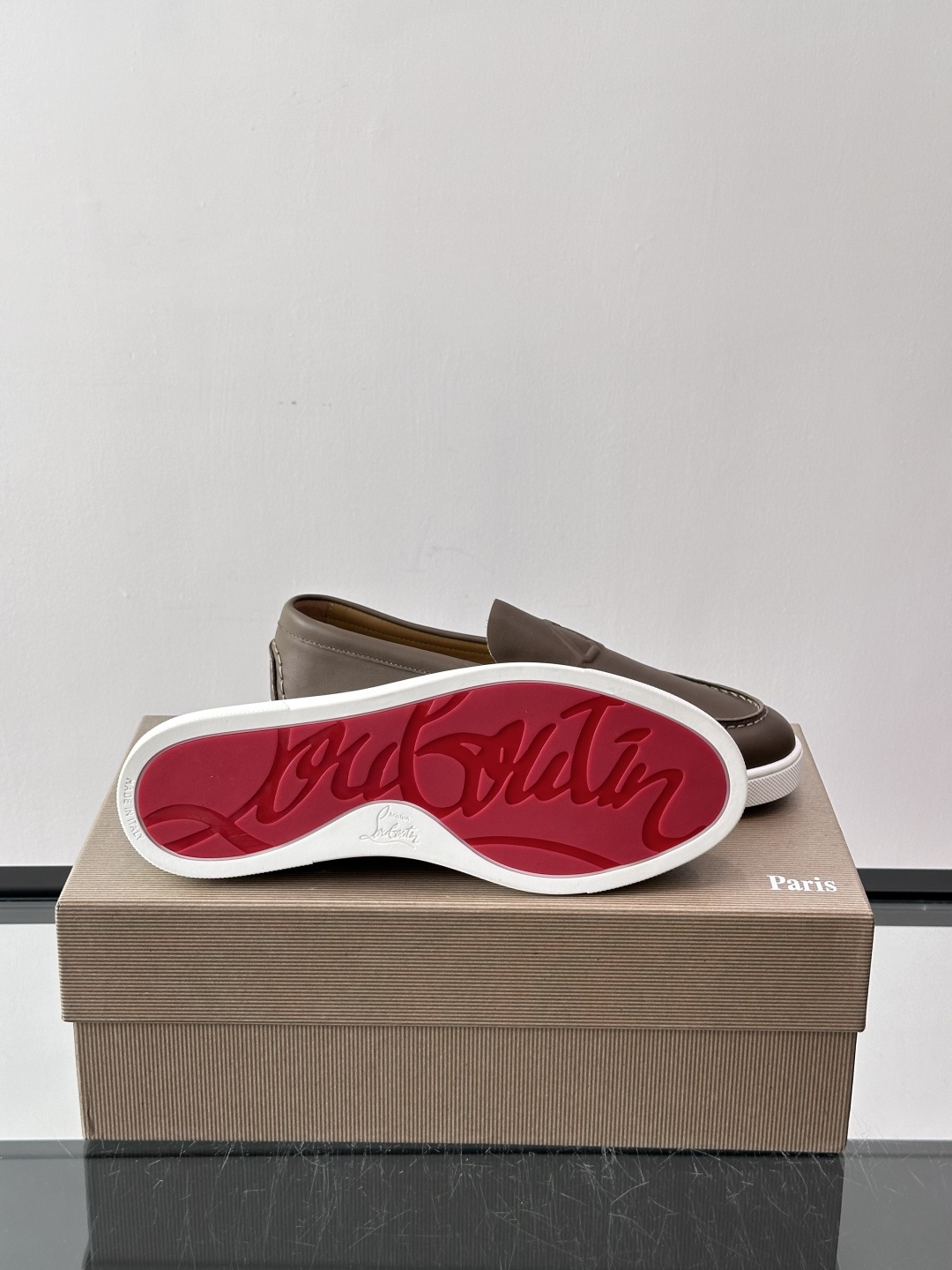 CL 休闲鞋一脚蹬 男士老钱风休闲鞋Christian Louboutin 休闲鞋👟！这双老钱风一脚蹬 