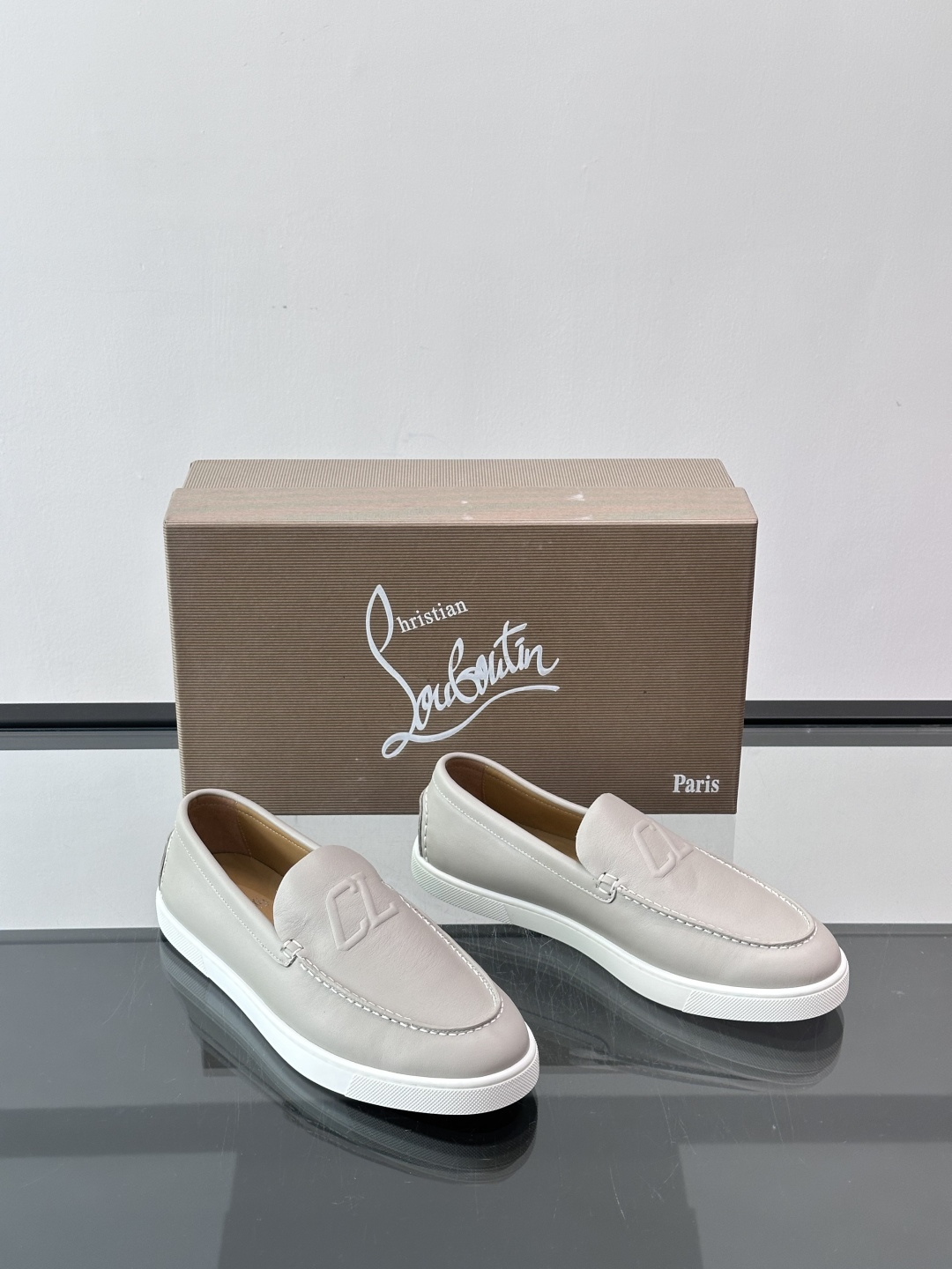 CL 休闲鞋一脚蹬 男士老钱风休闲鞋Christian Louboutin 休闲鞋👟！这双老钱风一脚蹬 