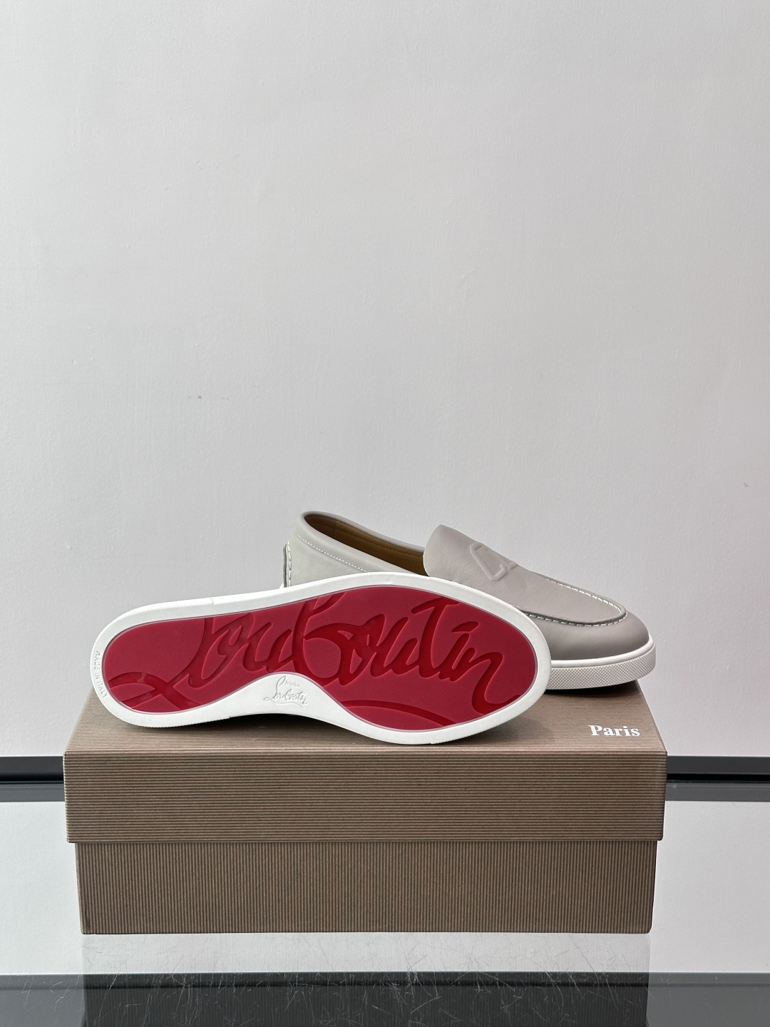 CL 休闲鞋一脚蹬 男士老钱风休闲鞋Christian Louboutin 休闲鞋👟！这双老钱风一脚蹬 