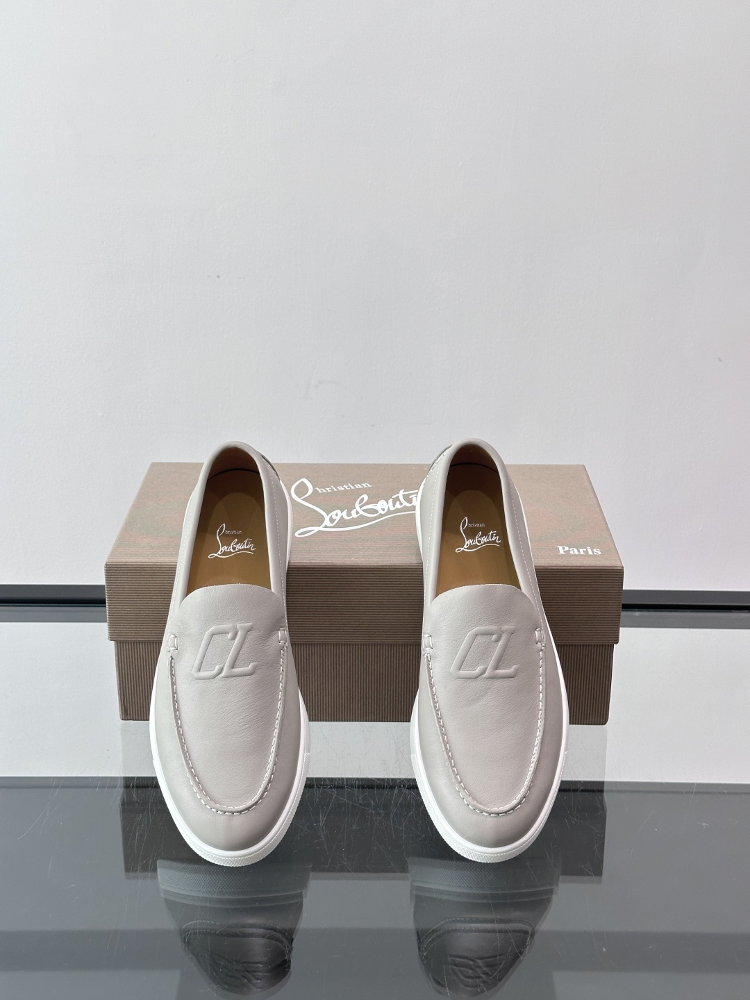 CL 休闲鞋一脚蹬 男士老钱风休闲鞋Christian Louboutin 休闲鞋👟！这双老钱风一脚蹬 