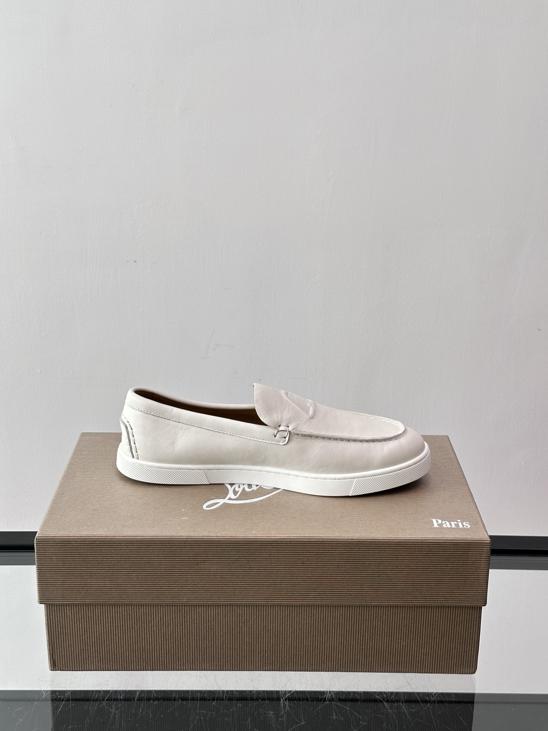 CL 休闲鞋一脚蹬 男士老钱风休闲鞋Christian Louboutin 休闲鞋👟！这双老钱风一脚蹬 