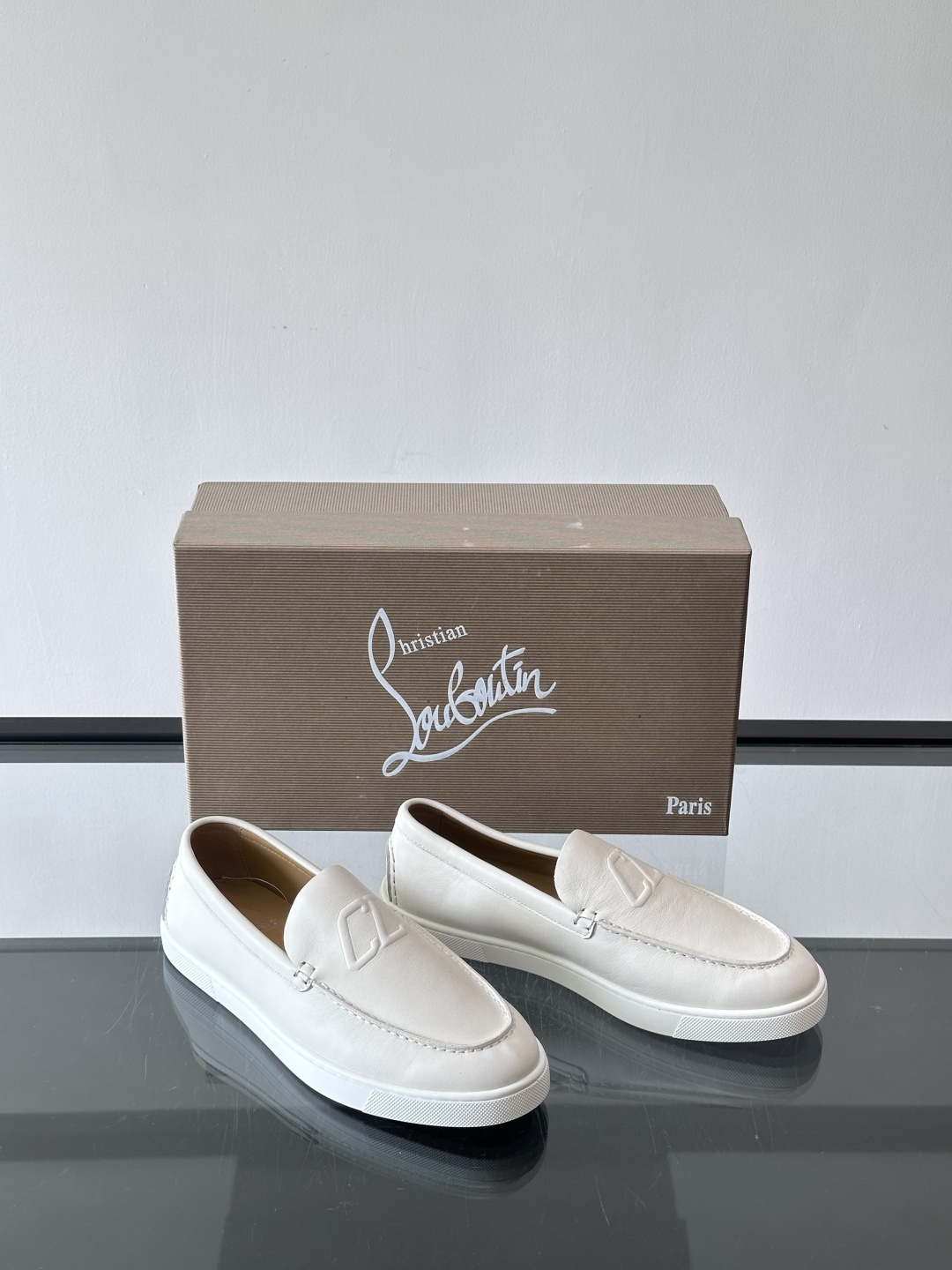 CL 休闲鞋一脚蹬 男士老钱风休闲鞋Christian Louboutin 休闲鞋👟！这双老钱风一脚蹬 