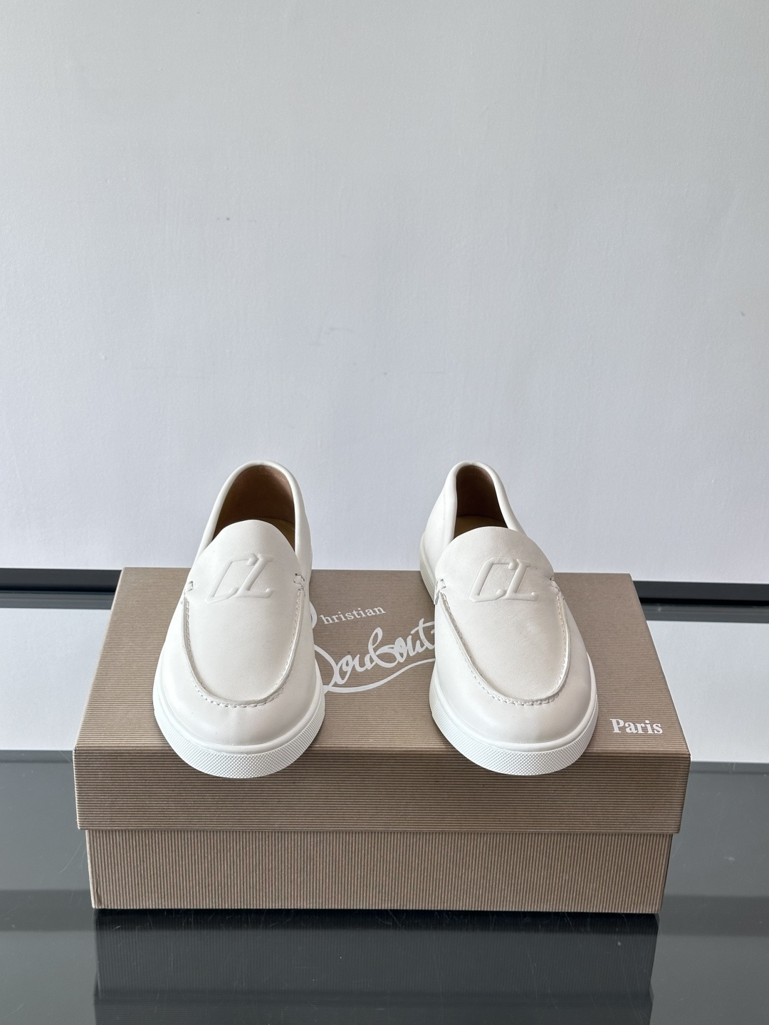 CL 休闲鞋一脚蹬 男士老钱风休闲鞋Christian Louboutin 休闲鞋👟！这双老钱风一脚蹬 