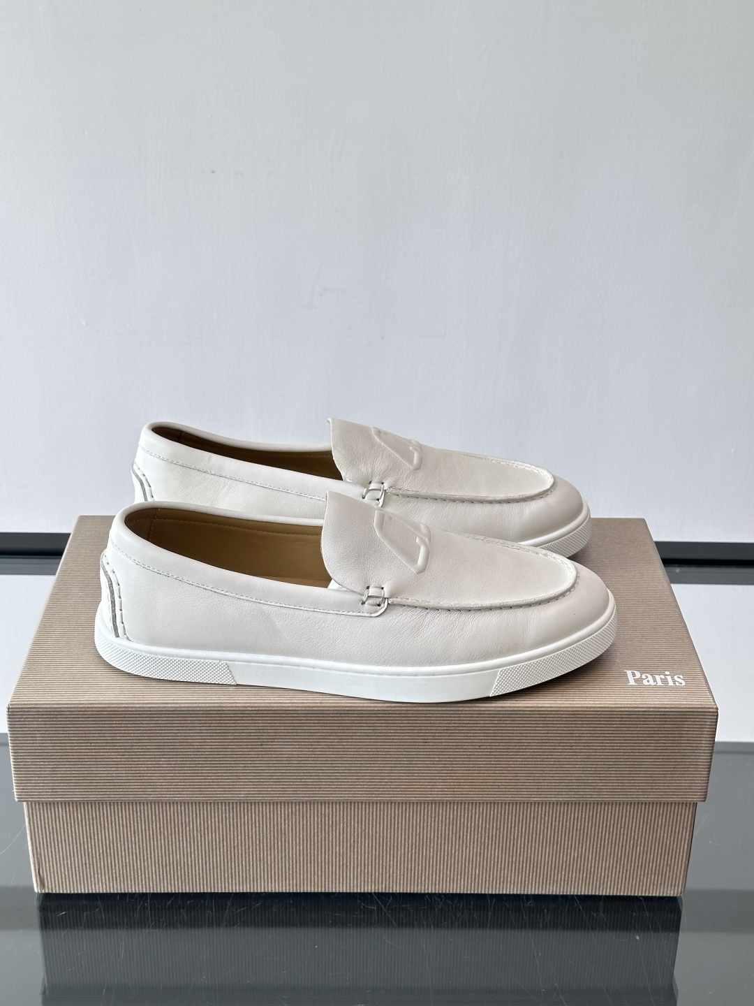 CL 休闲鞋一脚蹬 男士老钱风休闲鞋Christian Louboutin 休闲鞋👟！这双老钱风一脚蹬 