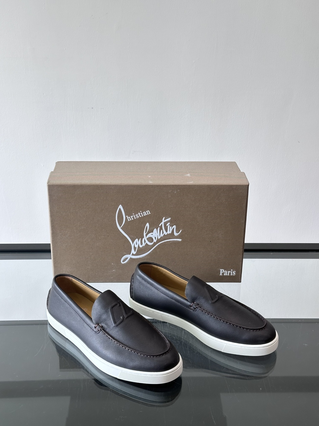 CL 休闲鞋一脚蹬 男士老钱风休闲鞋Christian Louboutin 休闲鞋👟！这双老钱风一脚蹬 