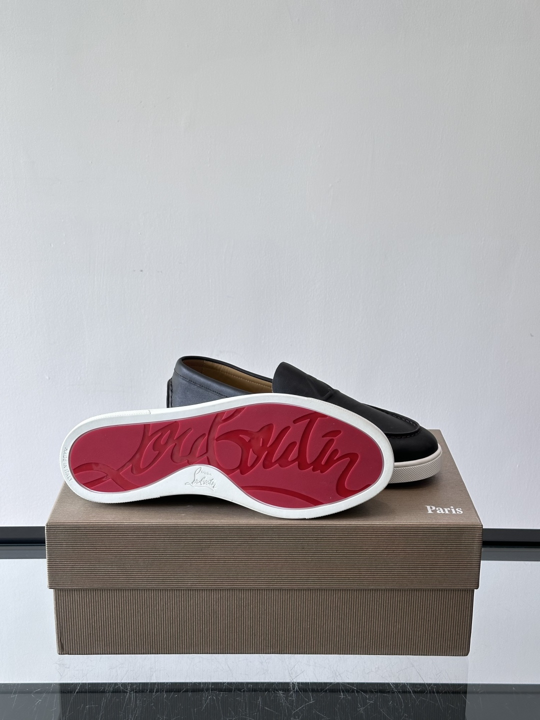 CL 休闲鞋一脚蹬 男士老钱风休闲鞋Christian Louboutin 休闲鞋👟！这双老钱风一脚蹬 