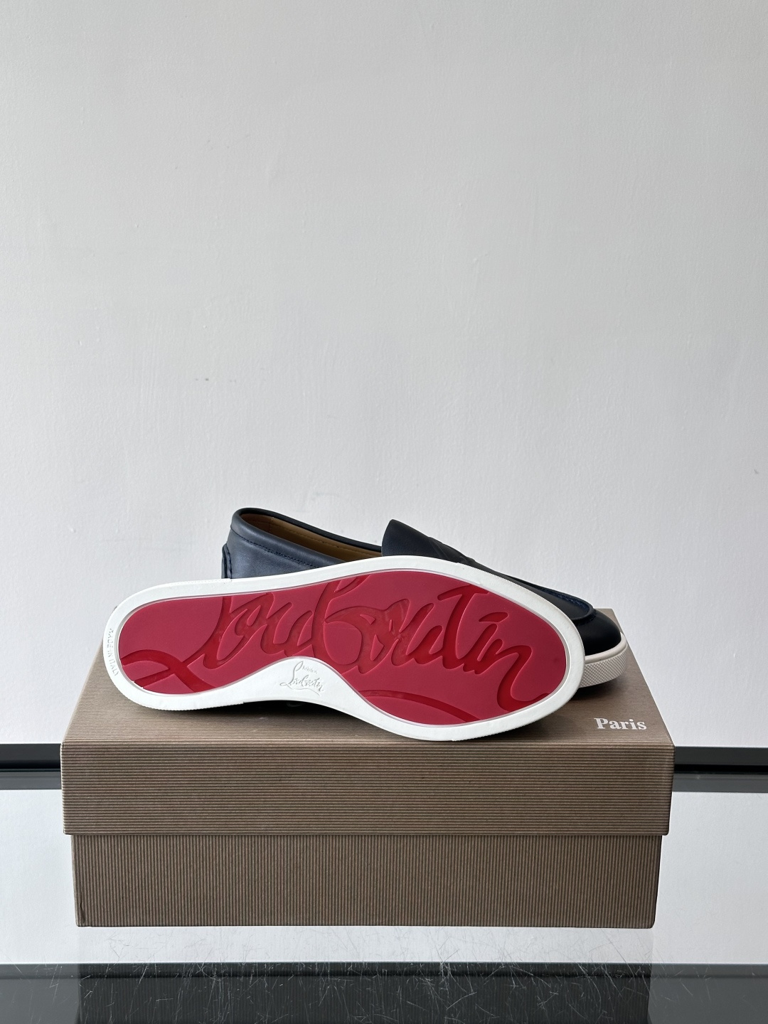 CL 休闲鞋一脚蹬 男士老钱风休闲鞋Christian Louboutin 休闲鞋👟！这双老钱风一脚蹬 