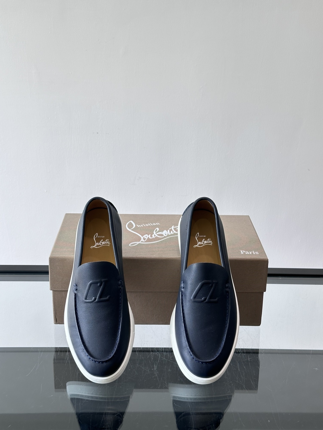 CL 休闲鞋一脚蹬 男士老钱风休闲鞋Christian Louboutin 休闲鞋👟！这双老钱风一脚蹬 