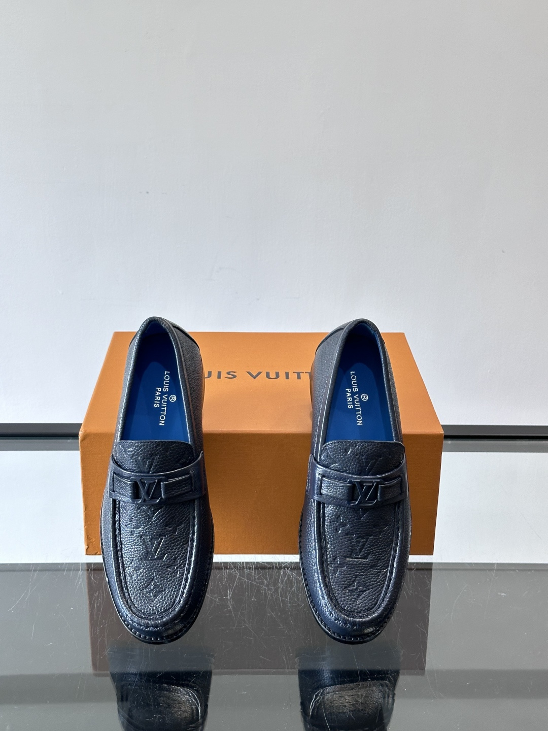 ◾️▫️L.v~高端男士正装休闲皮鞋，经典款，高端大气，进口牛皮打造，小牛皮透气内里，真皮大底，顶级品质
