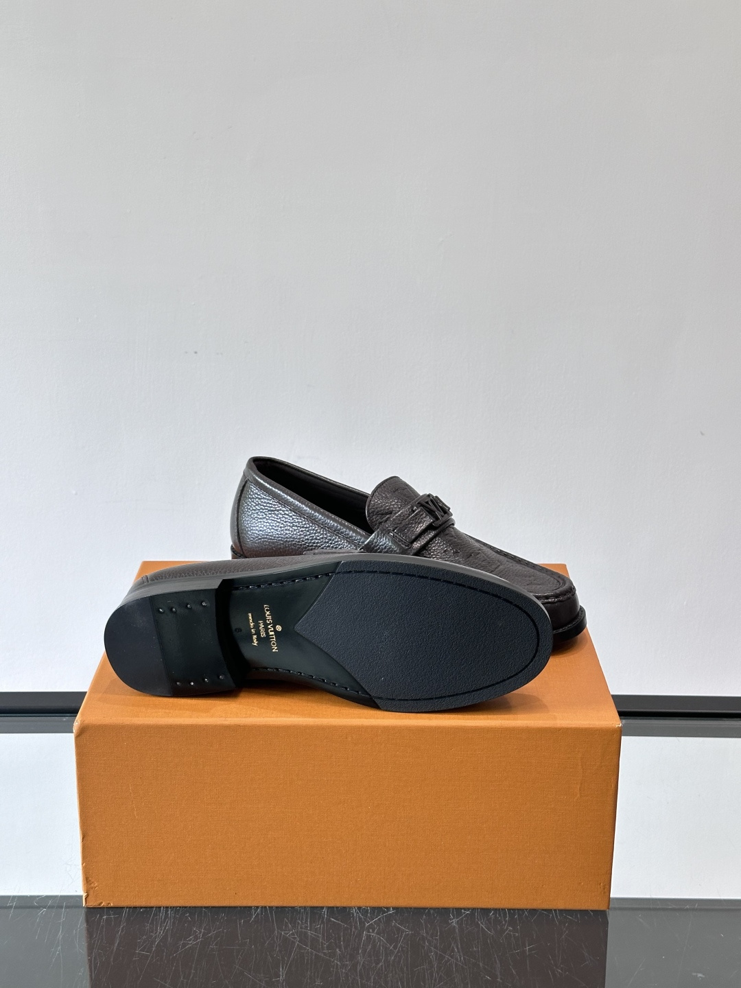 ◾️▫️L.v~高端男士正装休闲皮鞋，经典款，高端大气，进口牛皮打造，小牛皮透气内里，真皮大底，顶级品质