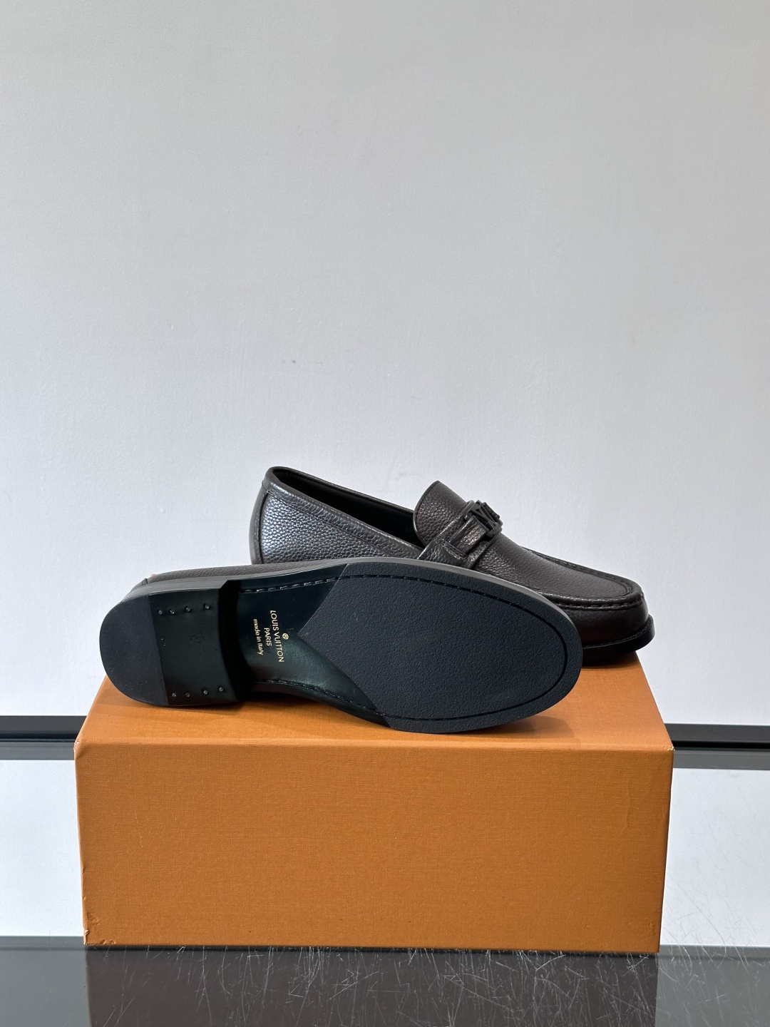 ◾️▫️L.v~高端男士正装休闲皮鞋，经典款，高端大气，进口牛皮打造，小牛皮透气内里，真皮大底，顶级品质