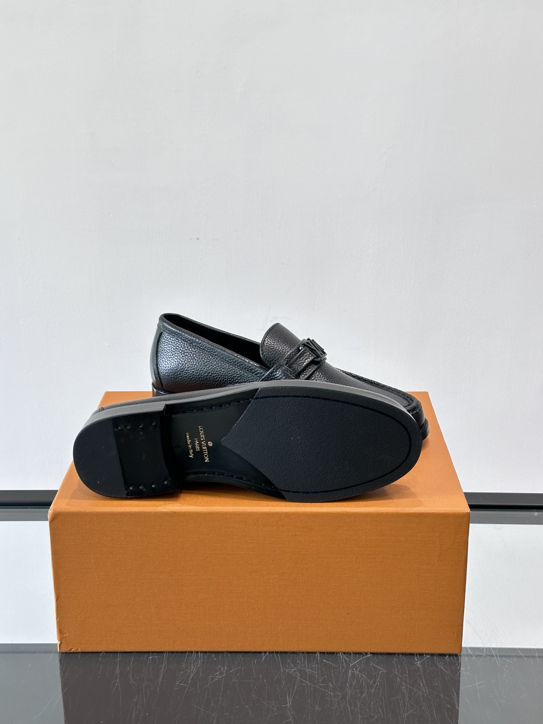 ◾️▫️L.v~高端男士正装休闲皮鞋，经典款，高端大气，进口牛皮打造，小牛皮透气内里，真皮大底，顶级品质