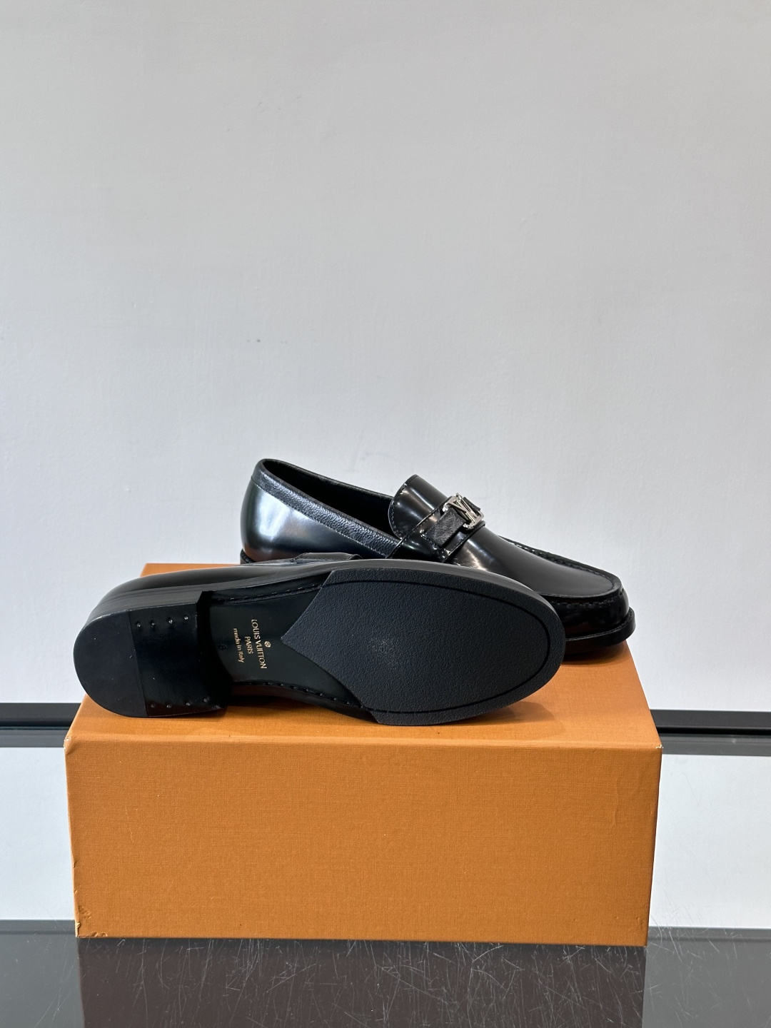 ◾️▫️L.v~高端男士正装休闲皮鞋，经典款，高端大气，进口牛皮打造，小牛皮透气内里，真皮大底，顶级品质