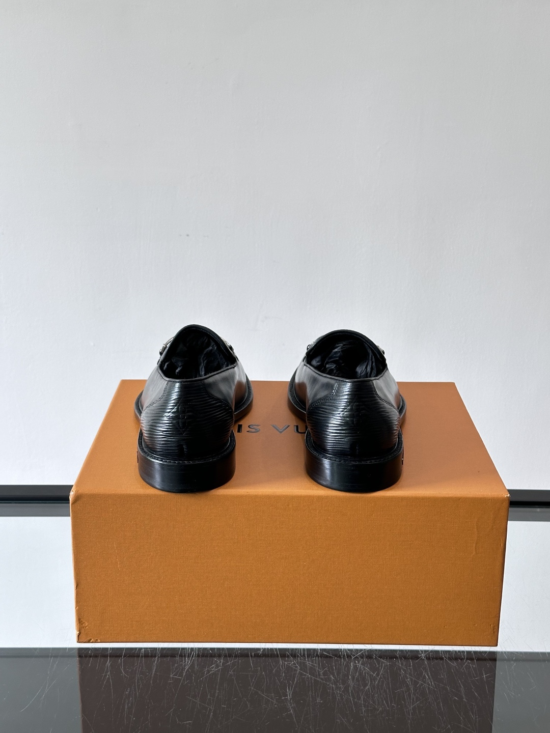 ◾️▫️L.v~高端男士正装休闲皮鞋，经典款，高端大气，进口牛皮打造，小牛皮透气内里，真皮大底，顶级品质