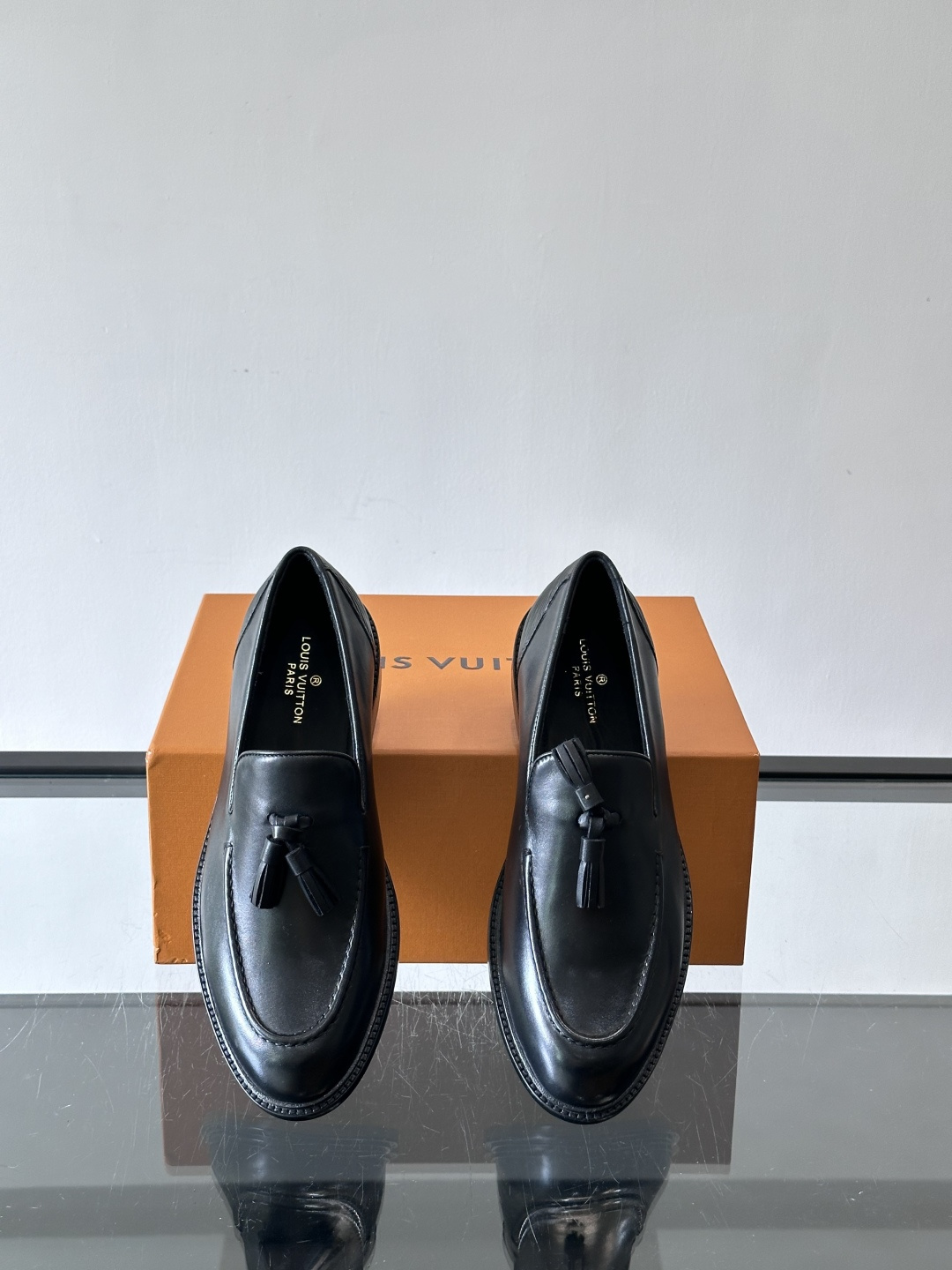 ◾️▫️L.v~高端男士正装休闲皮鞋，经典款，高端大气，进口牛皮打造，小牛皮透气内里，真皮大底，顶级品质