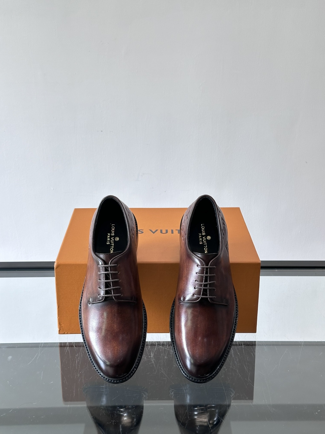 ◾️▫️L.v~高端男士正装休闲皮鞋，经典款，高端大气，进口牛皮打造，小牛皮透气内里，真皮大底，顶级品质