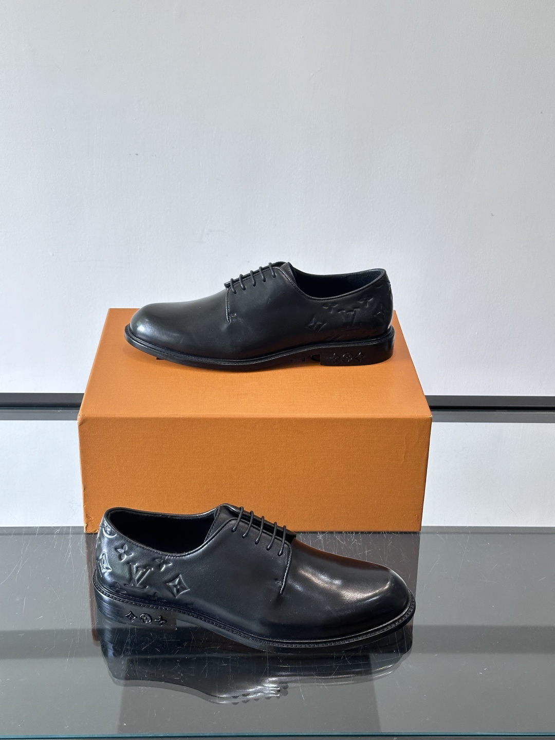 ◾️▫️L.v~高端男士正装休闲皮鞋，经典款，高端大气，进口牛皮打造，小牛皮透气内里，真皮大底，顶级品质