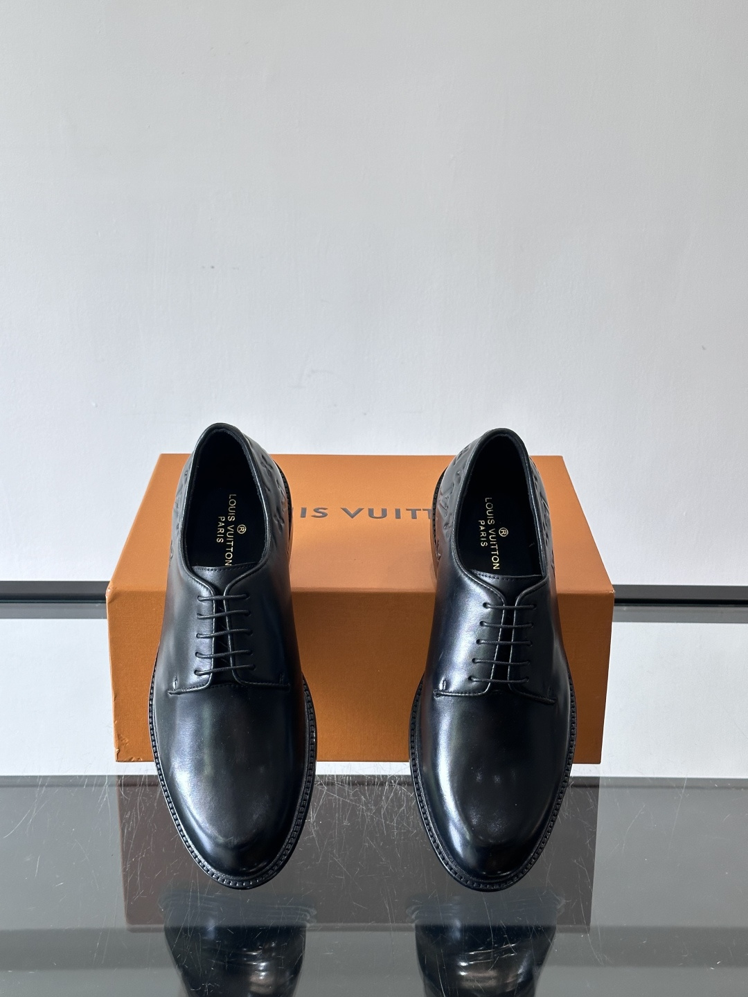◾️▫️L.v~高端男士正装休闲皮鞋，经典款，高端大气，进口牛皮打造，小牛皮透气内里，真皮大底，顶级品质
