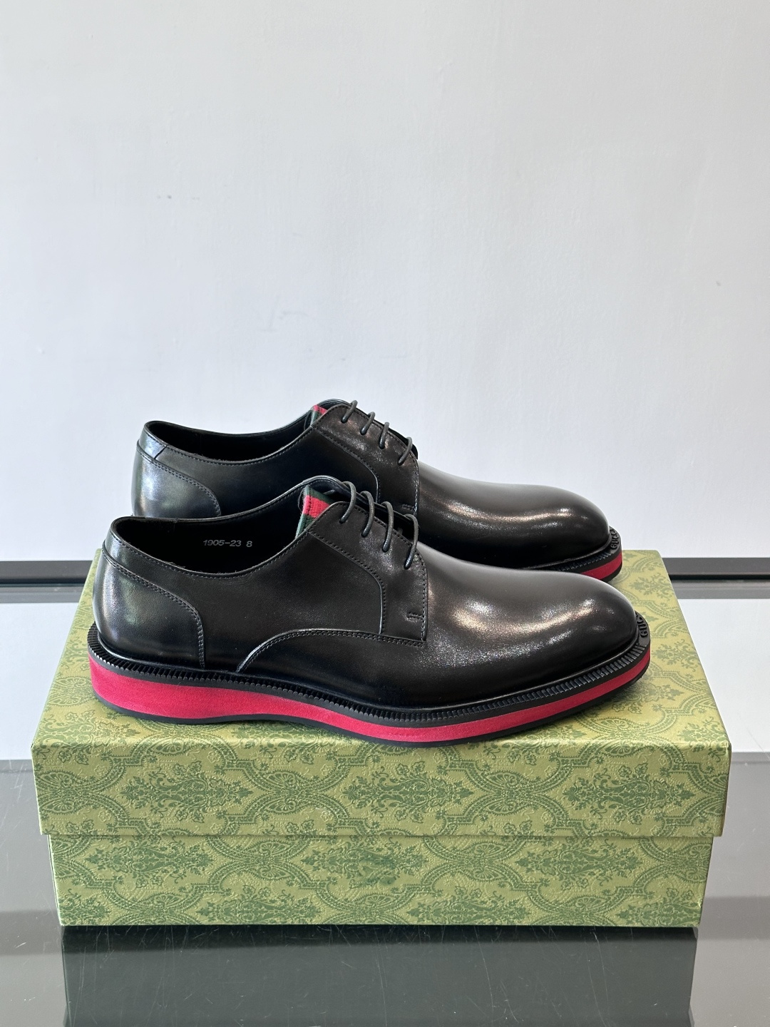 NO:558051,G's original men's formal casual leather shoes, non-slip rubber outsole!  High-end atmosphere, private molding and custom-made original brand hardware buckle decoration, calfskin breathable lining, top quality!  ,size38-46,,gucci,cowhide19860909G家原单男士正装休闲皮鞋,防滑橡胶大底！高端大气,私家开模定制原版品牌五金扣装饰,小牛皮透气内里,顶级品质！ ,size38-46,,gucci,cowhide,Men's shoes