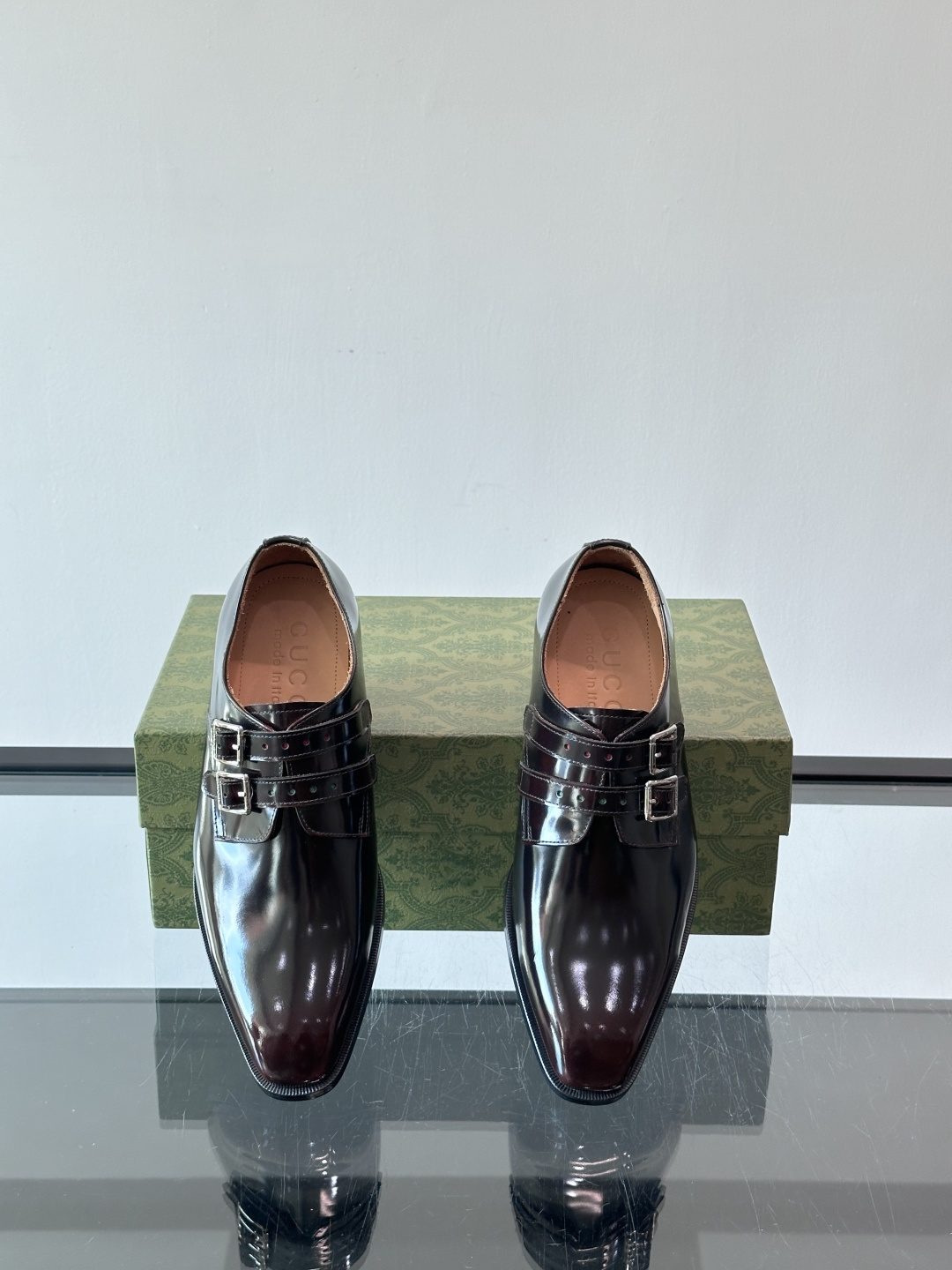 gucci 男士商务小皮鞋，上脚非常好看！精品商务休闲皮鞋💥💥真皮大底产品意大利进口牛皮制作🐂进口水染牛