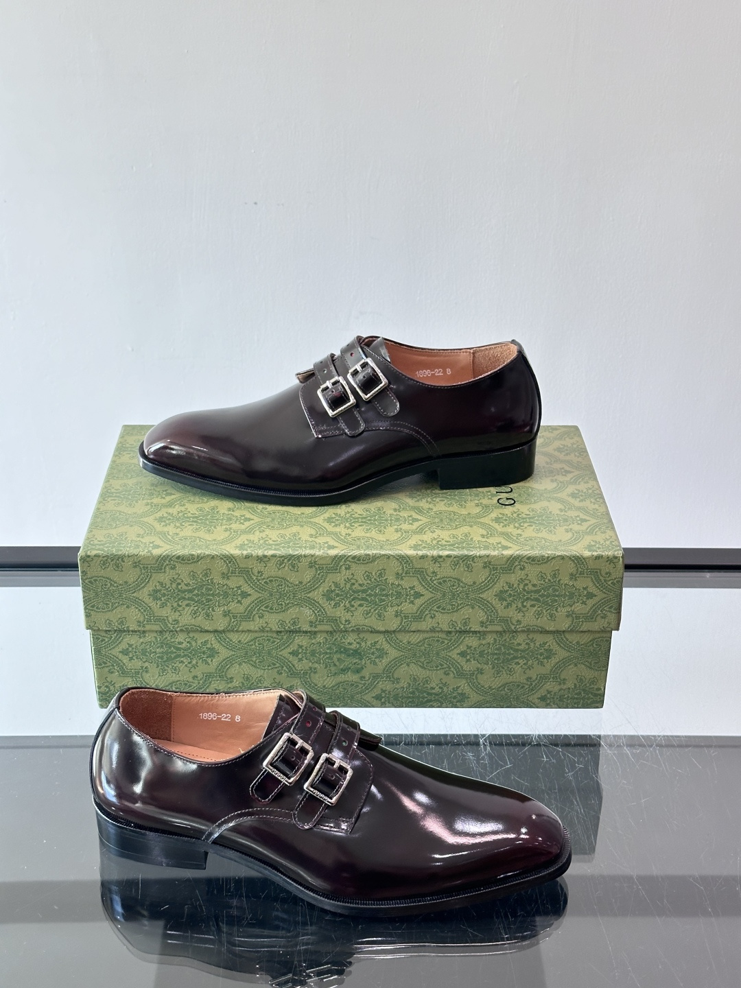 gucci 男士商务小皮鞋，上脚非常好看！精品商务休闲皮鞋💥💥真皮大底产品意大利进口牛皮制作🐂进口水染牛