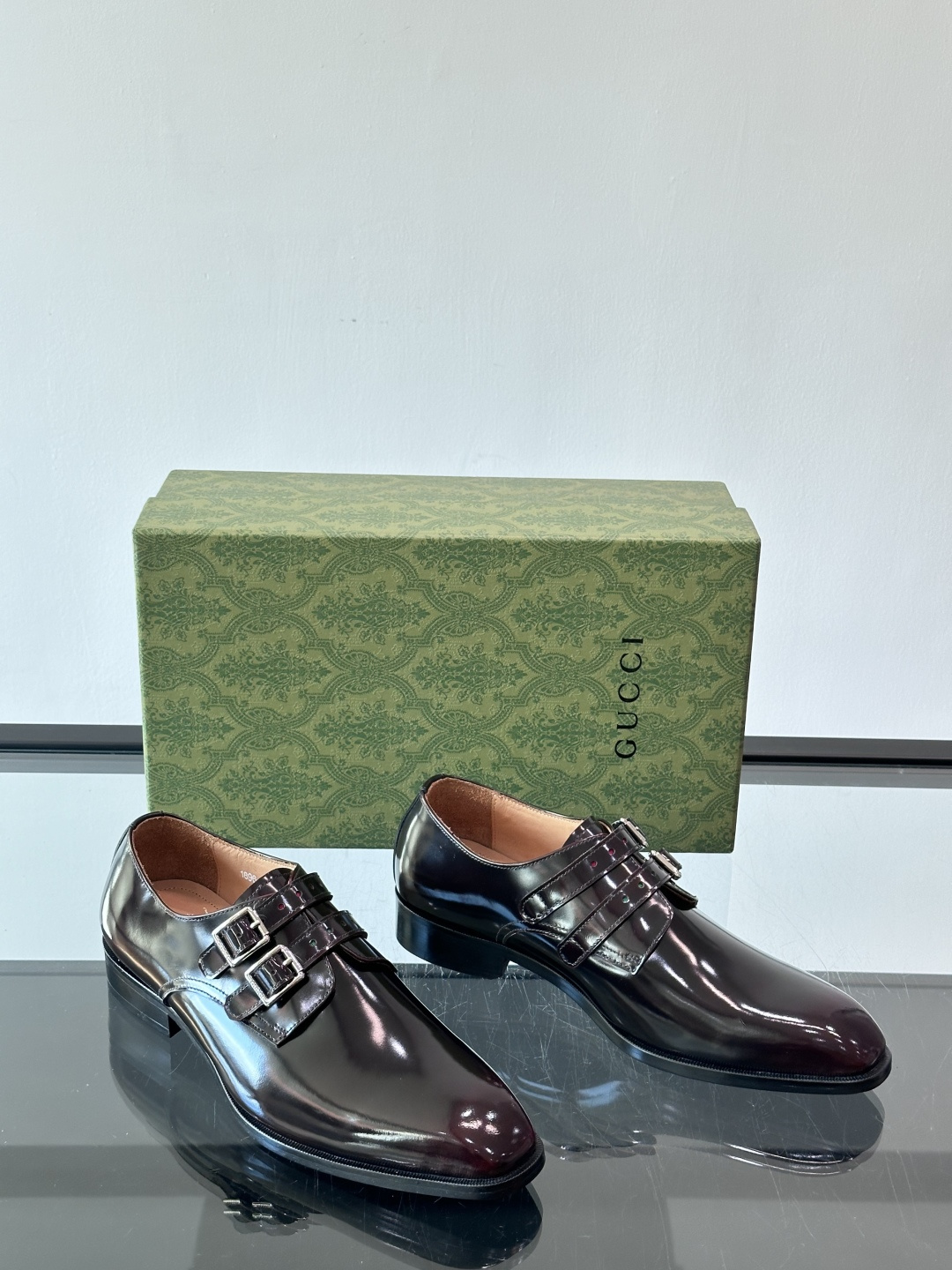 gucci 男士商务小皮鞋，上脚非常好看！精品商务休闲皮鞋💥💥真皮大底产品意大利进口牛皮制作🐂进口水染牛