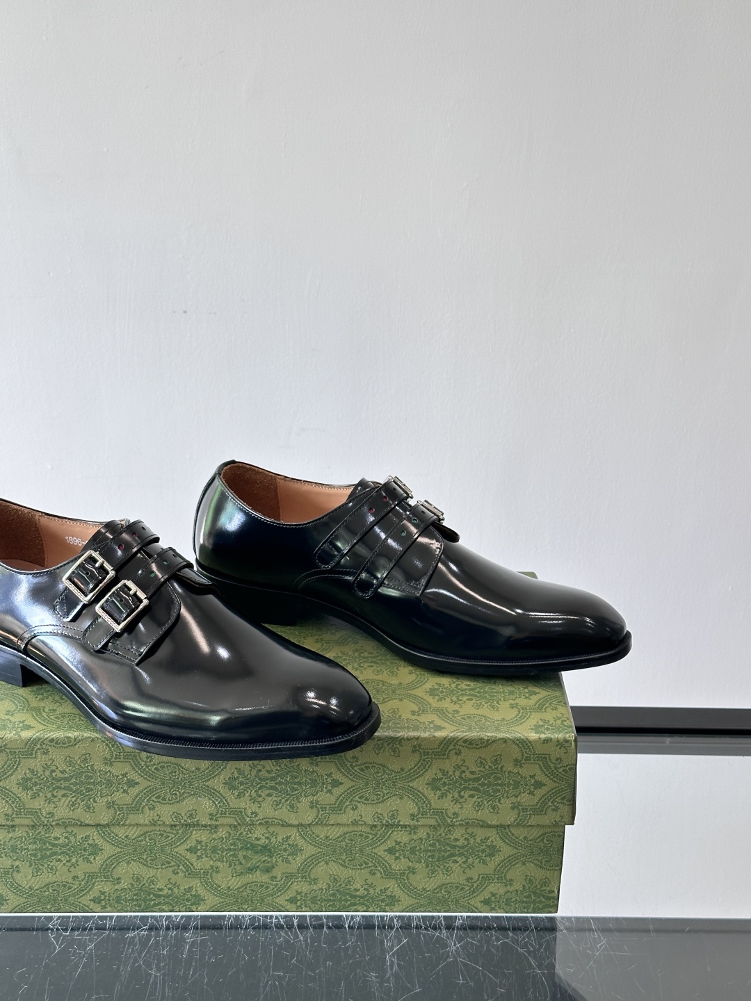 gucci 男士商务小皮鞋，上脚非常好看！精品商务休闲皮鞋💥💥真皮大底产品意大利进口牛皮制作🐂进口水染牛