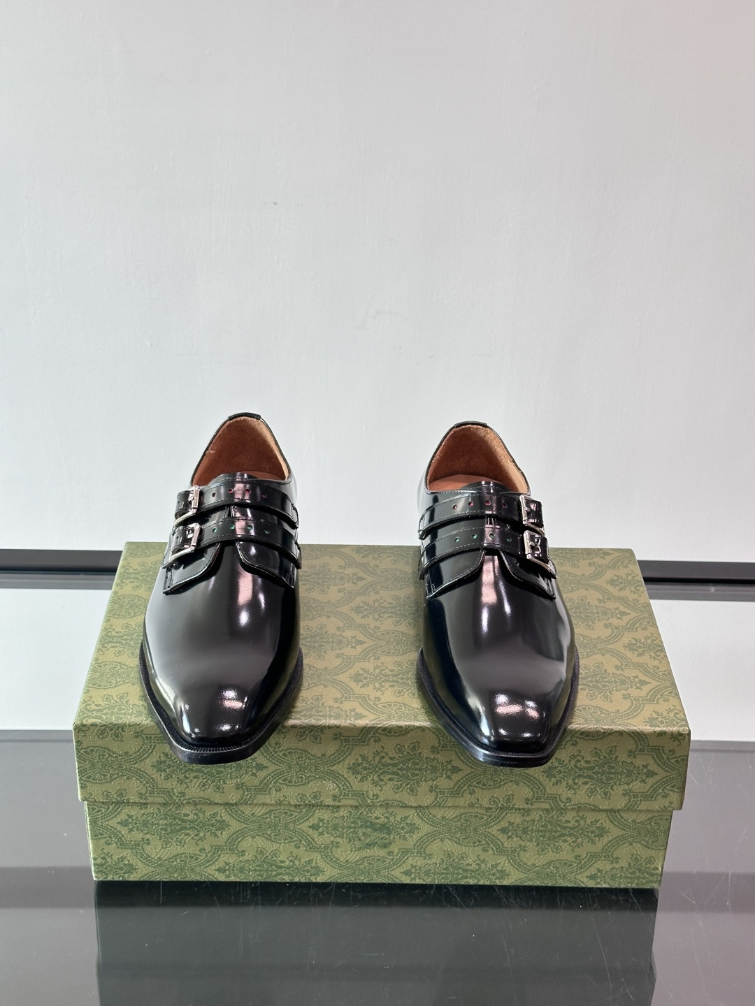 gucci 男士商务小皮鞋，上脚非常好看！精品商务休闲皮鞋💥💥真皮大底产品意大利进口牛皮制作🐂进口水染牛