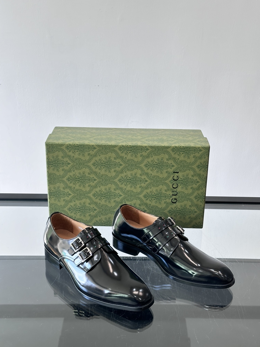 gucci 男士商务小皮鞋，上脚非常好看！精品商务休闲皮鞋💥💥真皮大底产品意大利进口牛皮制作🐂进口水染牛