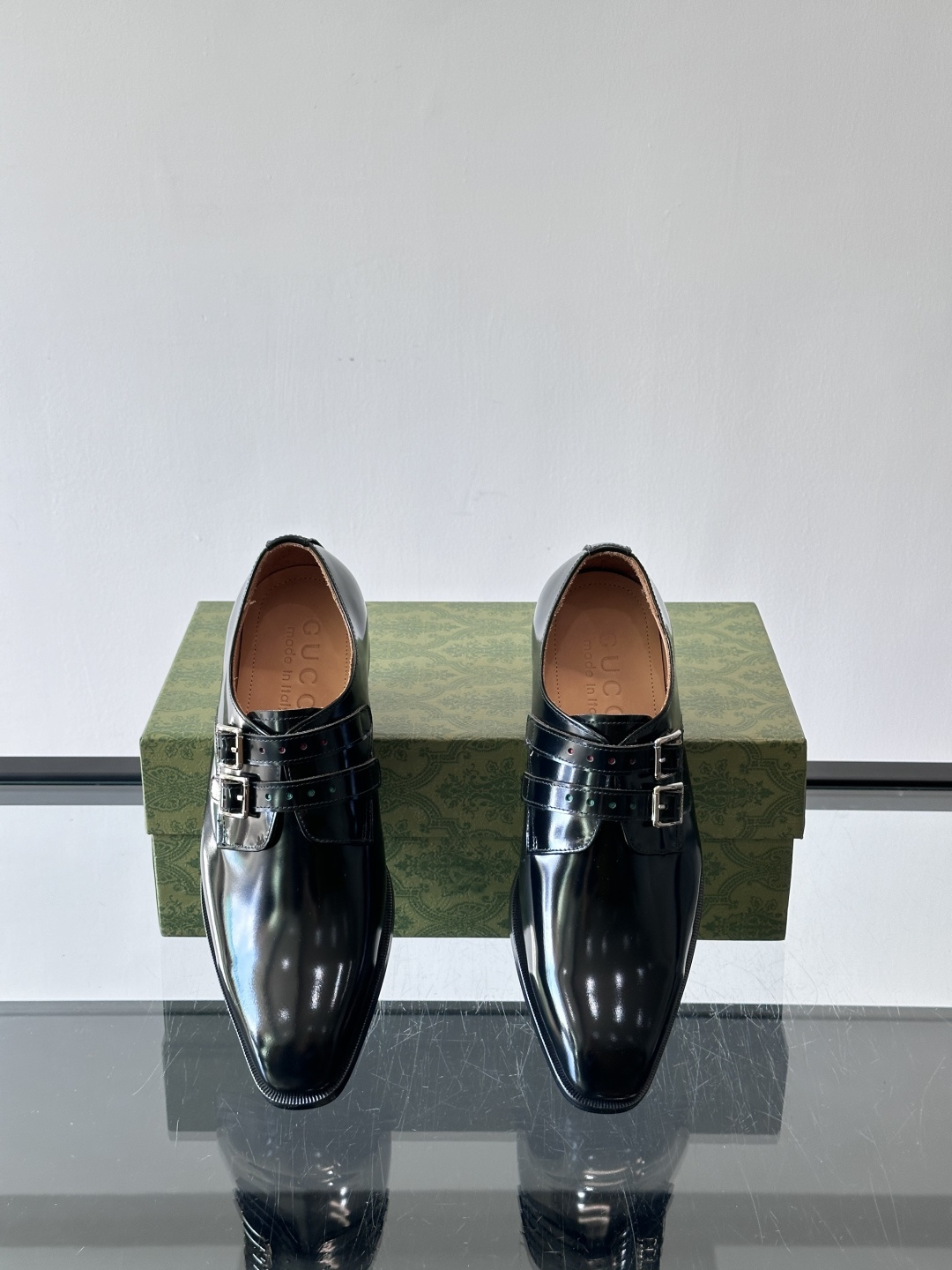 gucci 男士商务小皮鞋，上脚非常好看！精品商务休闲皮鞋💥💥真皮大底产品意大利进口牛皮制作🐂进口水染牛