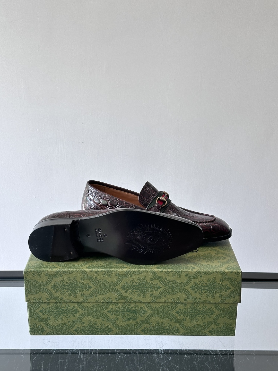 gucci 男士商务小皮鞋，上脚非常好看！精品商务休闲皮鞋💥💥真皮大底产品意大利进口牛皮制作🐂进口水染牛