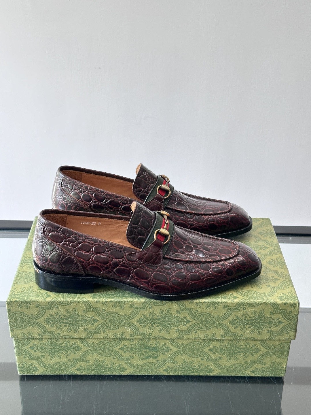 gucci 男士商务小皮鞋，上脚非常好看！精品商务休闲皮鞋💥💥真皮大底产品意大利进口牛皮制作🐂进口水染牛