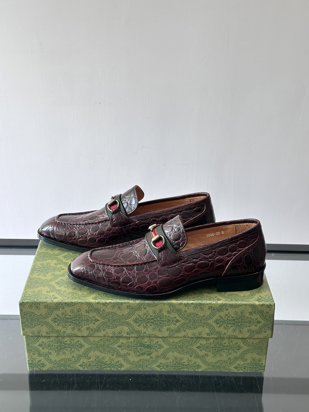 gucci 男士商务小皮鞋，上脚非常好看！精品商务休闲皮鞋💥💥真皮大底产品意大利进口牛皮制作🐂进口水染牛