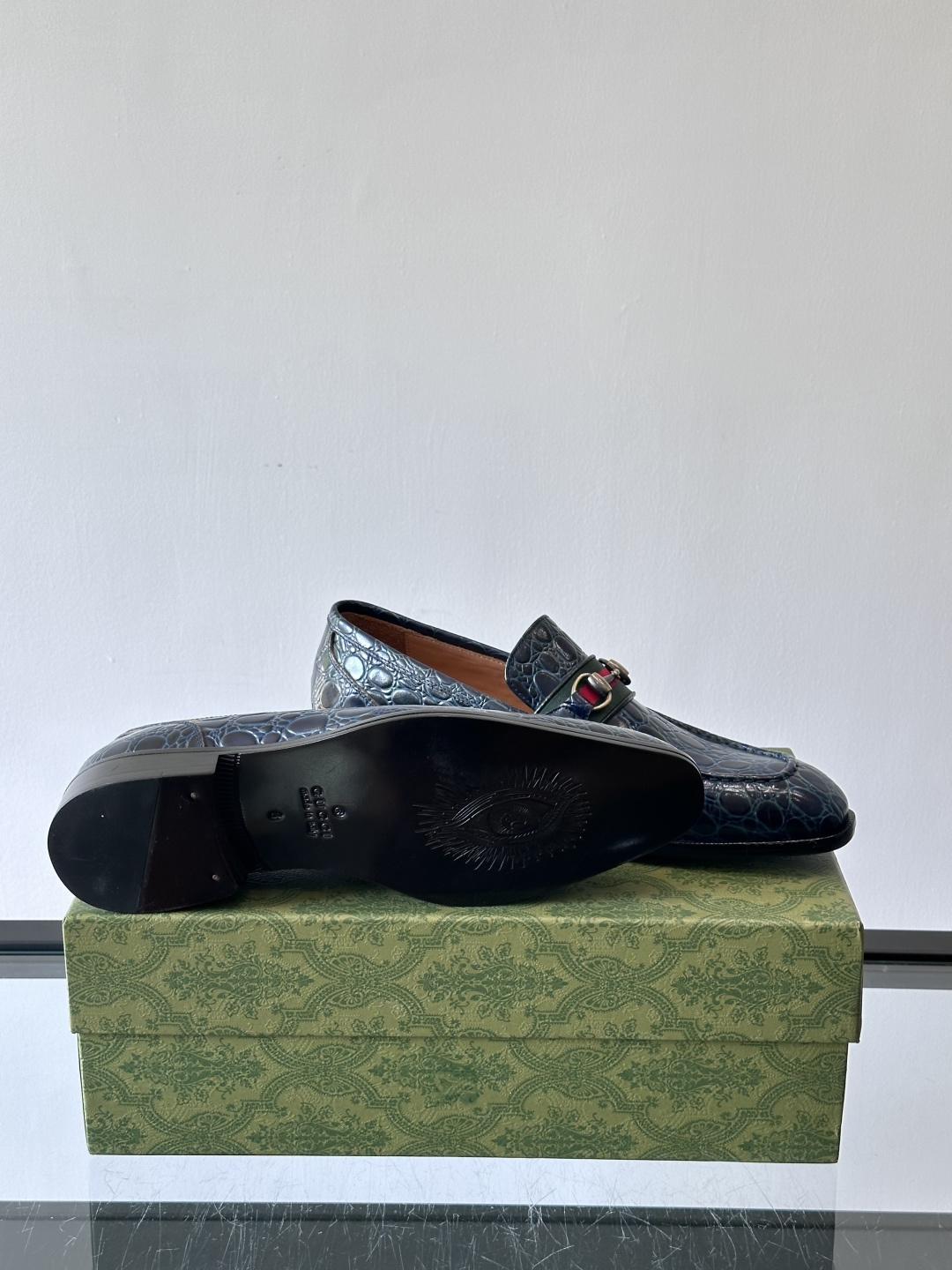 gucci 男士商务小皮鞋，上脚非常好看！精品商务休闲皮鞋💥💥真皮大底产品意大利进口牛皮制作🐂进口水染牛