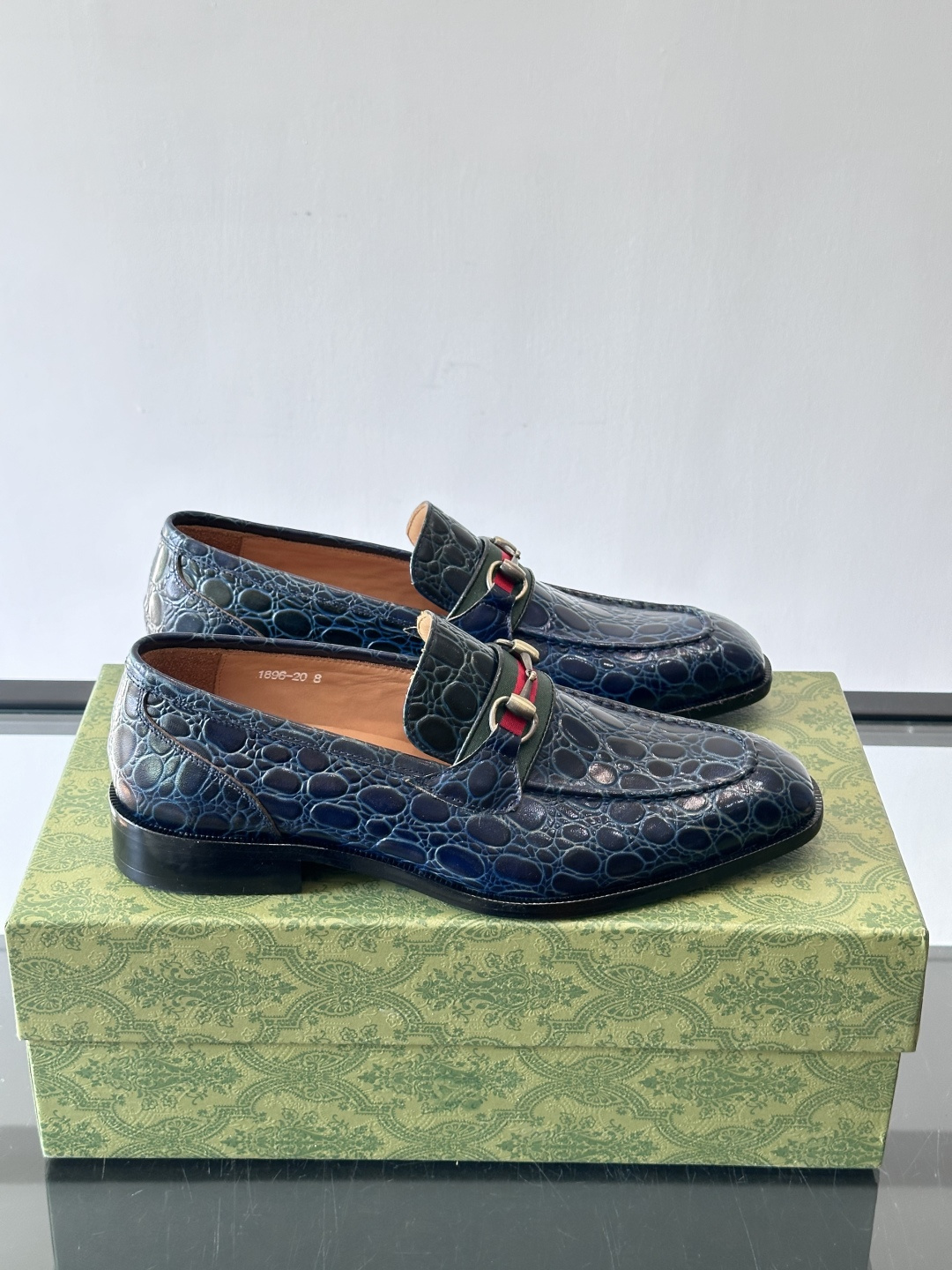 gucci 男士商务小皮鞋，上脚非常好看！精品商务休闲皮鞋💥💥真皮大底产品意大利进口牛皮制作🐂进口水染牛