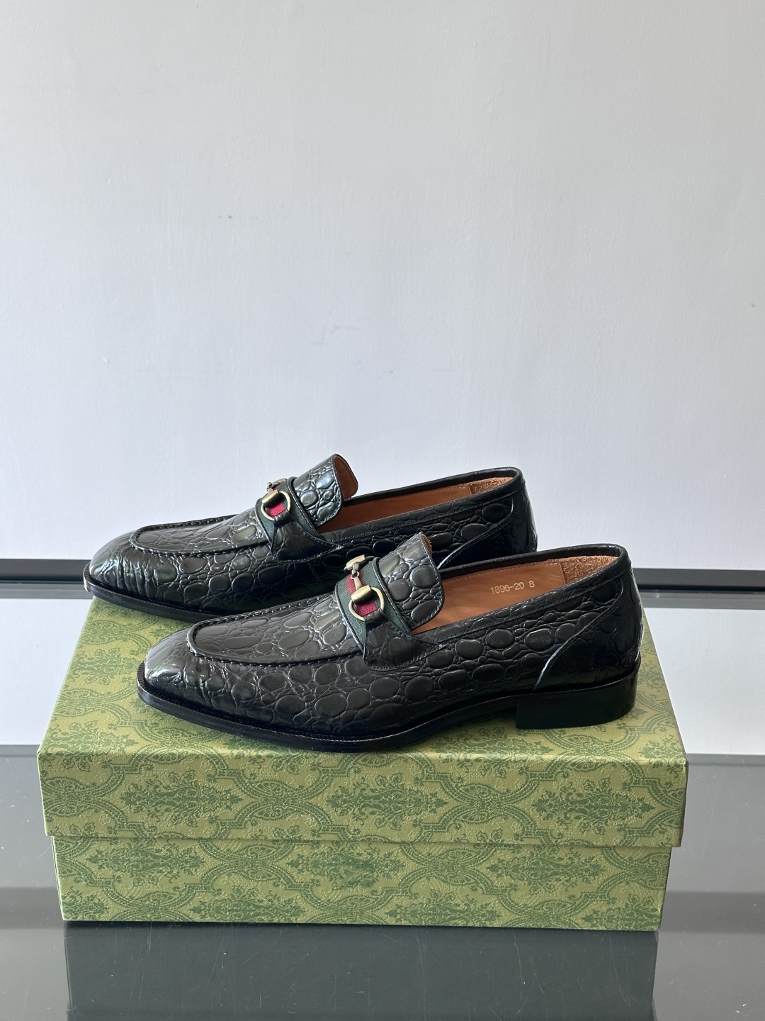 gucci 男士商务小皮鞋，上脚非常好看！精品商务休闲皮鞋💥💥真皮大底产品意大利进口牛皮制作🐂进口水染牛