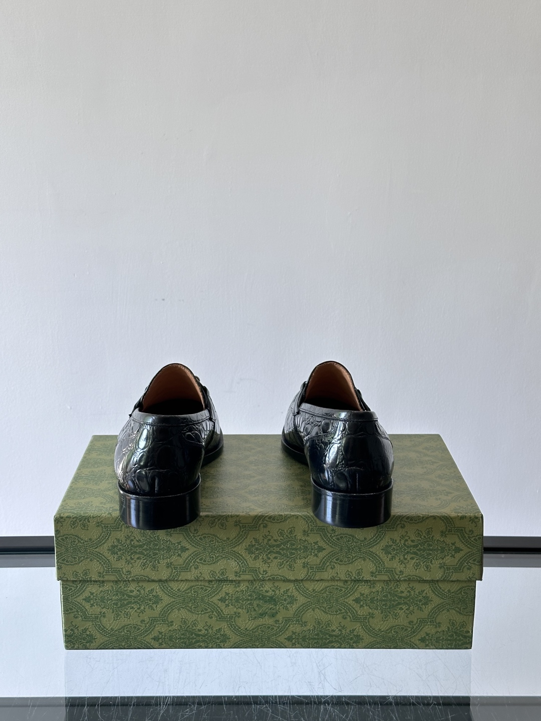 gucci 男士商务小皮鞋，上脚非常好看！精品商务休闲皮鞋💥💥真皮大底产品意大利进口牛皮制作🐂进口水染牛