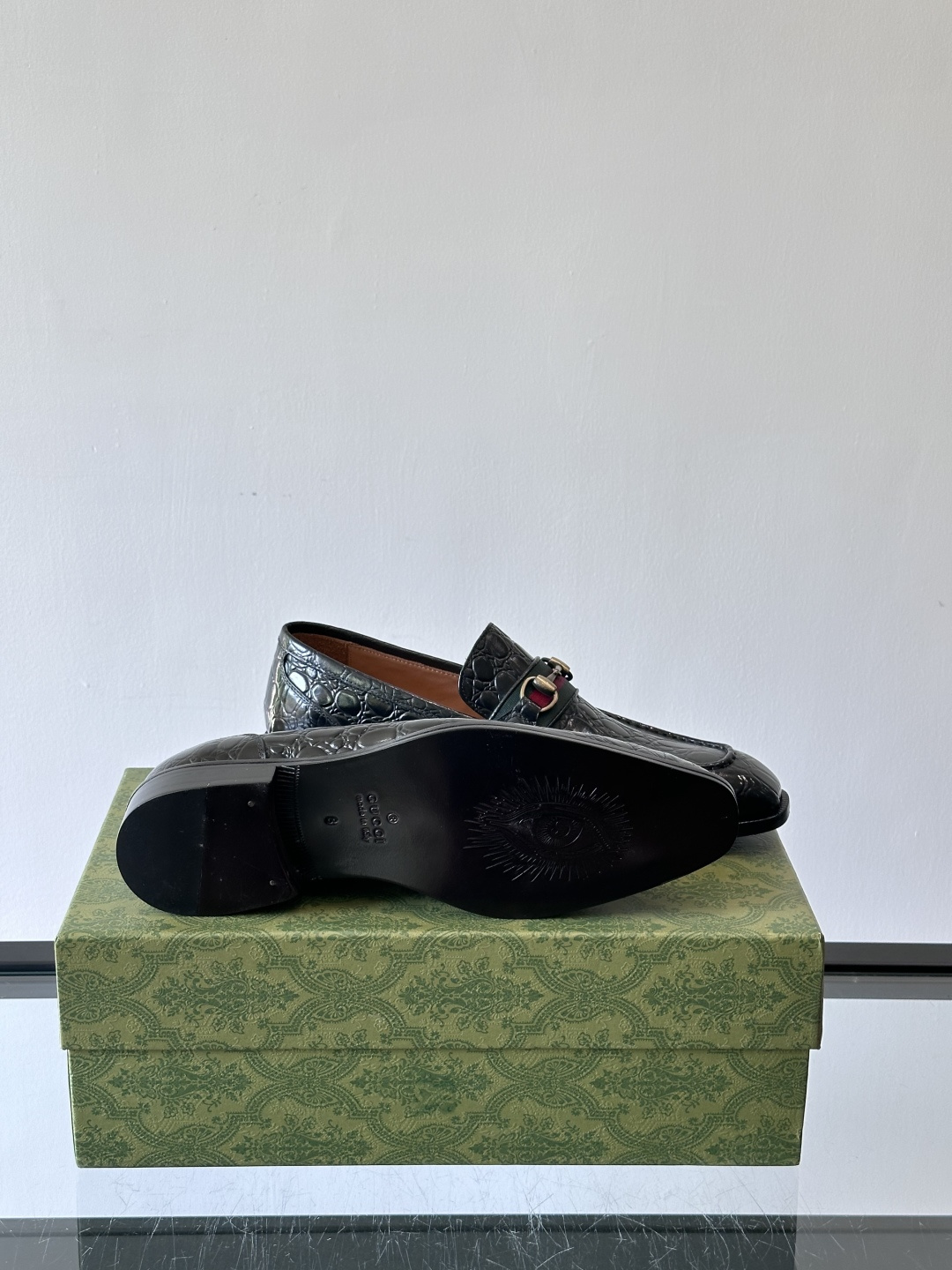 gucci 男士商务小皮鞋，上脚非常好看！精品商务休闲皮鞋💥💥真皮大底产品意大利进口牛皮制作🐂进口水染牛