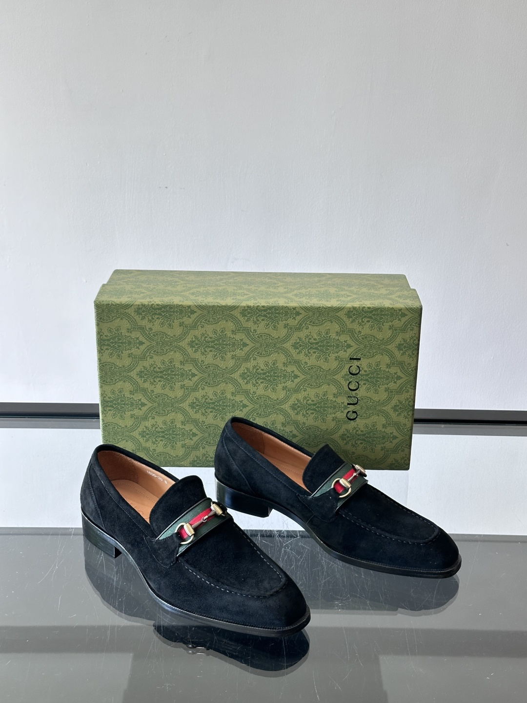 gucci 男士商务小皮鞋，上脚非常好看！精品商务休闲皮鞋💥💥真皮大底产品意大利进口牛皮制作🐂进口水染牛