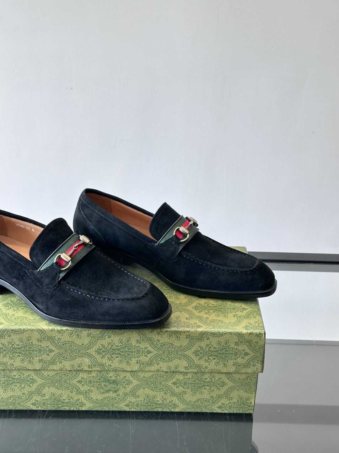 gucci 男士商务小皮鞋，上脚非常好看！精品商务休闲皮鞋💥💥真皮大底产品意大利进口牛皮制作🐂进口水染牛