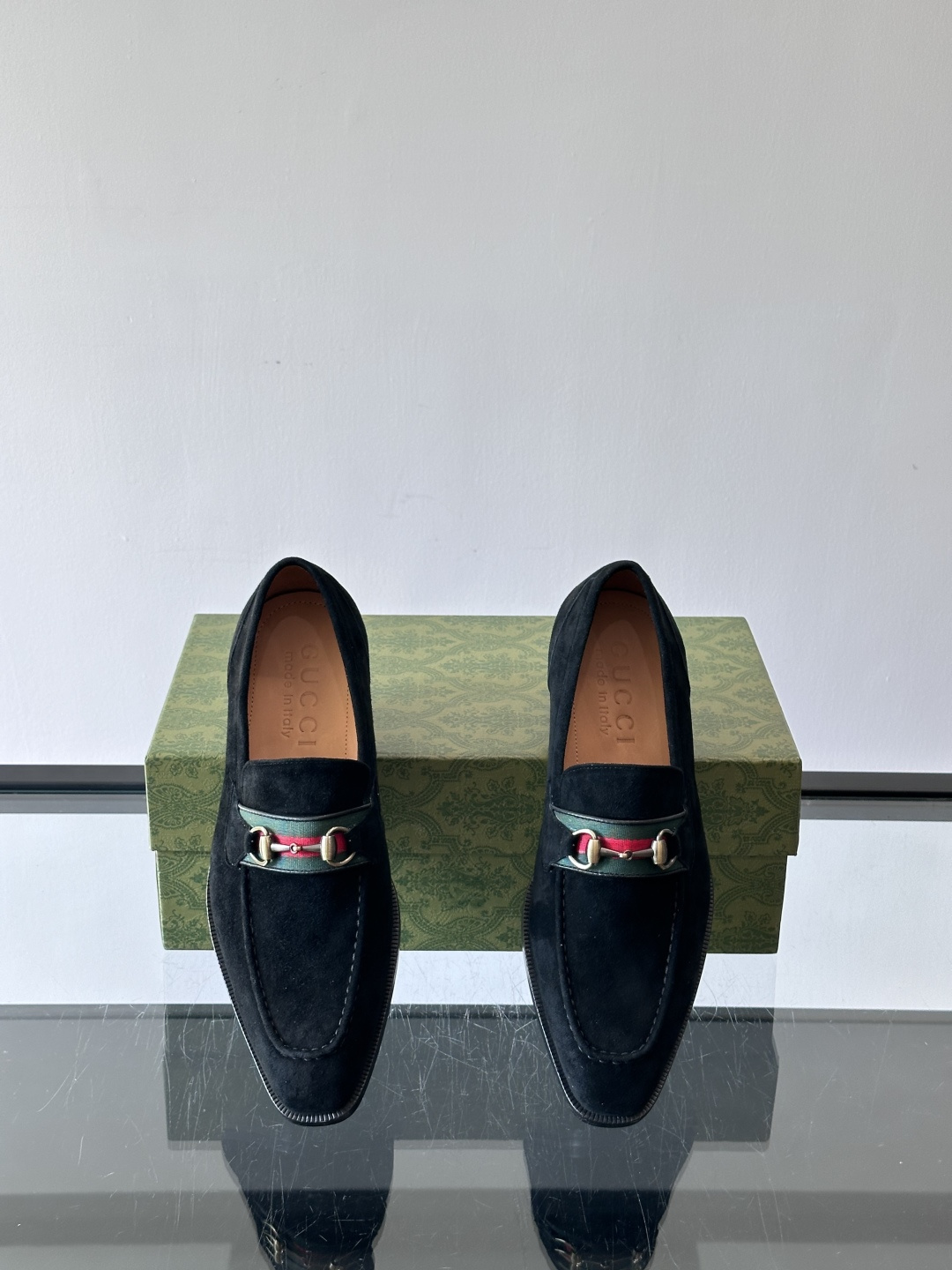 gucci 男士商务小皮鞋，上脚非常好看！精品商务休闲皮鞋💥💥真皮大底产品意大利进口牛皮制作🐂进口水染牛