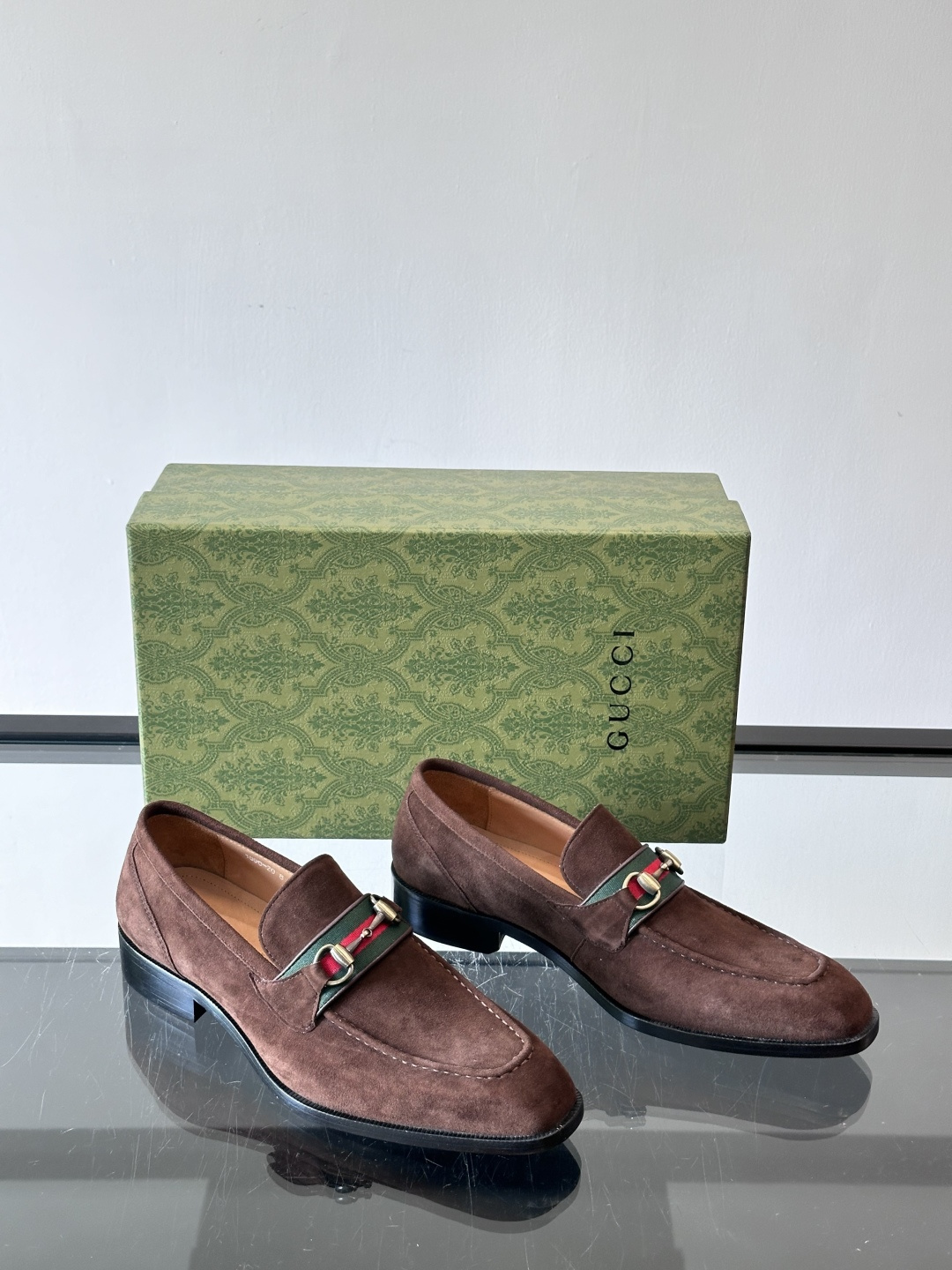 gucci 男士商务小皮鞋，上脚非常好看！精品商务休闲皮鞋💥💥真皮大底产品意大利进口牛皮制作🐂进口水染牛