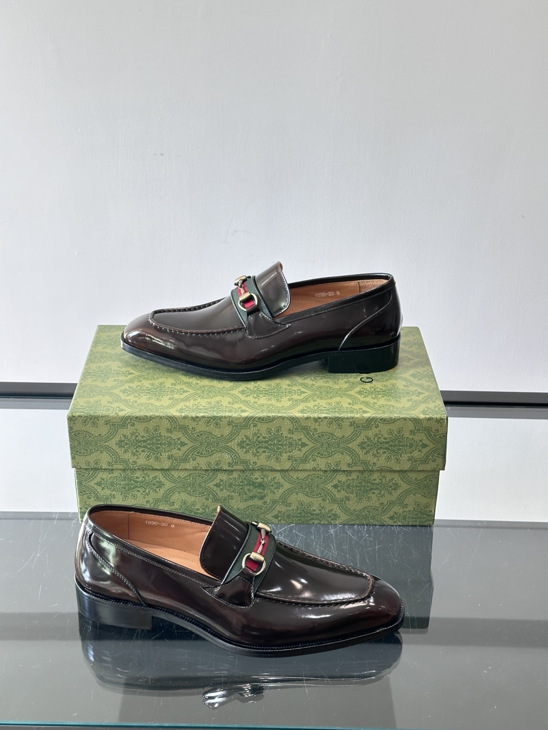 gucci 男士商务小皮鞋，上脚非常好看！精品商务休闲皮鞋💥💥真皮大底产品意大利进口牛皮制作🐂进口水染牛