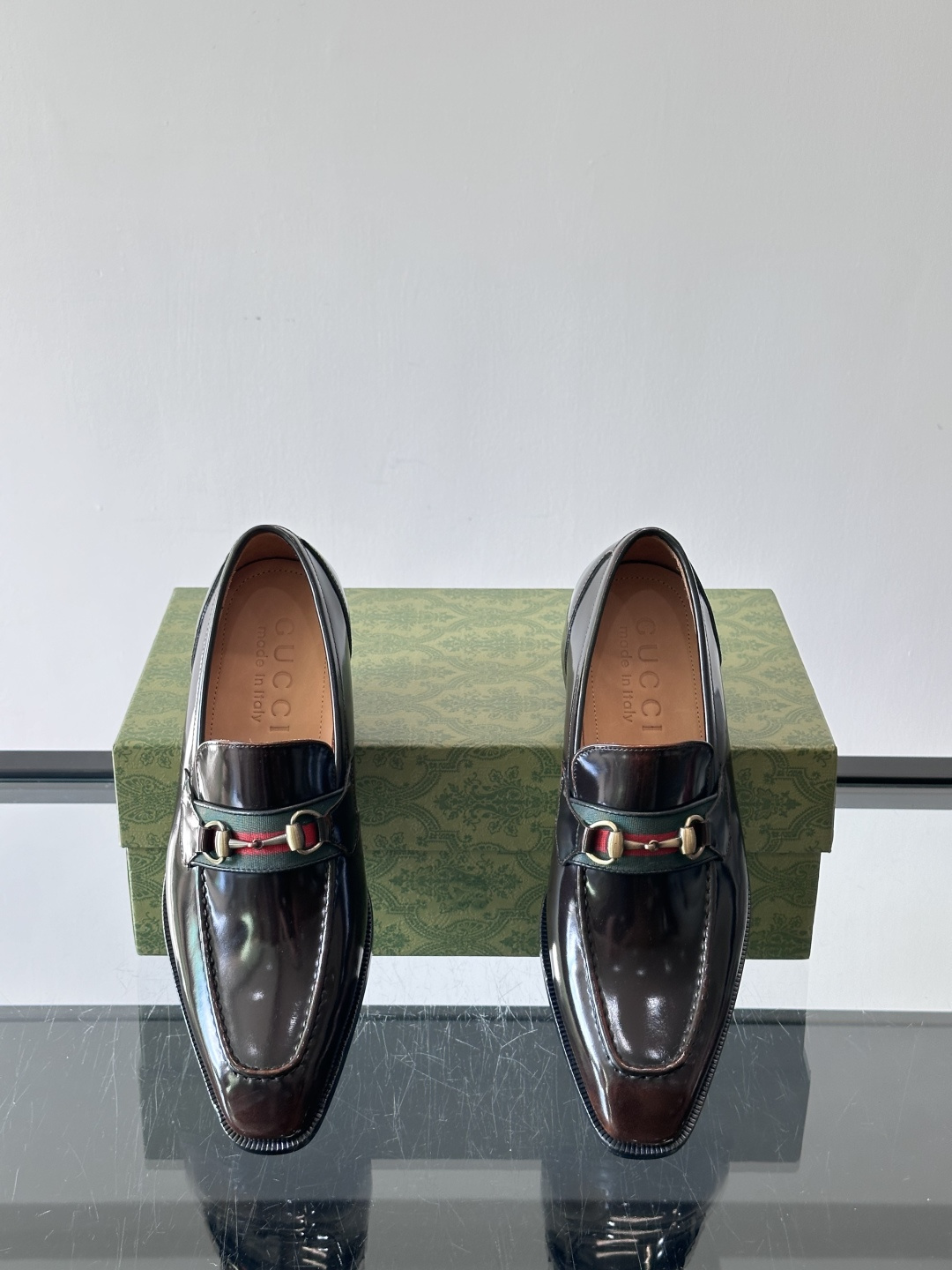 gucci 男士商务小皮鞋，上脚非常好看！精品商务休闲皮鞋💥💥真皮大底产品意大利进口牛皮制作🐂进口水染牛