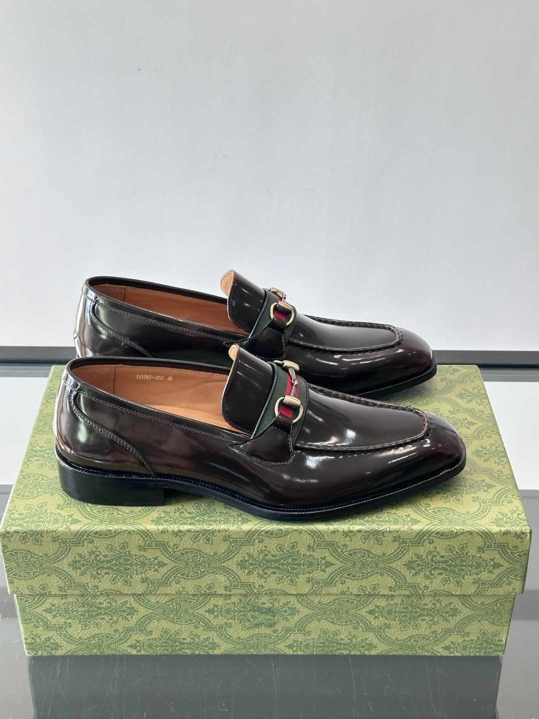 gucci 男士商务小皮鞋，上脚非常好看！精品商务休闲皮鞋💥💥真皮大底产品意大利进口牛皮制作🐂进口水染牛